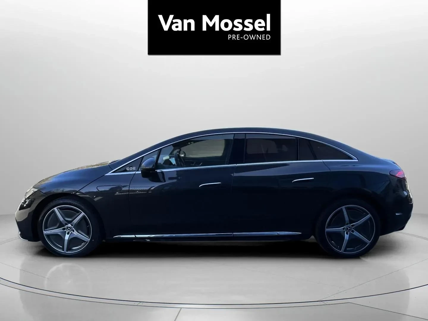 Mercedes-Benz-EQE-image-7