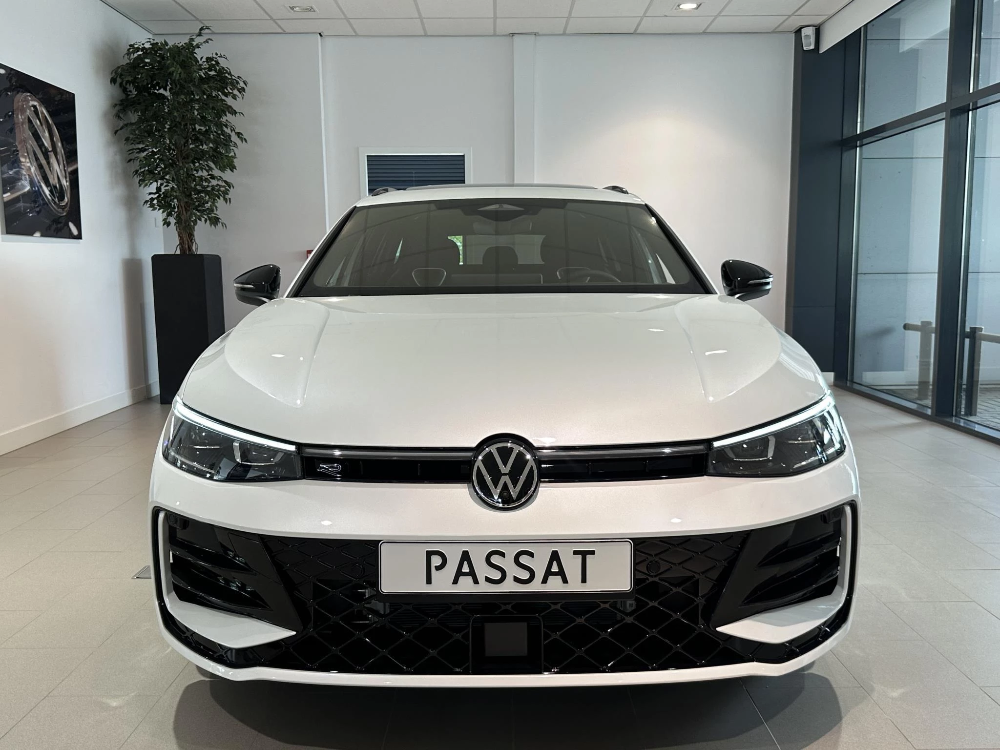 Volkswagen-Passat-image-1