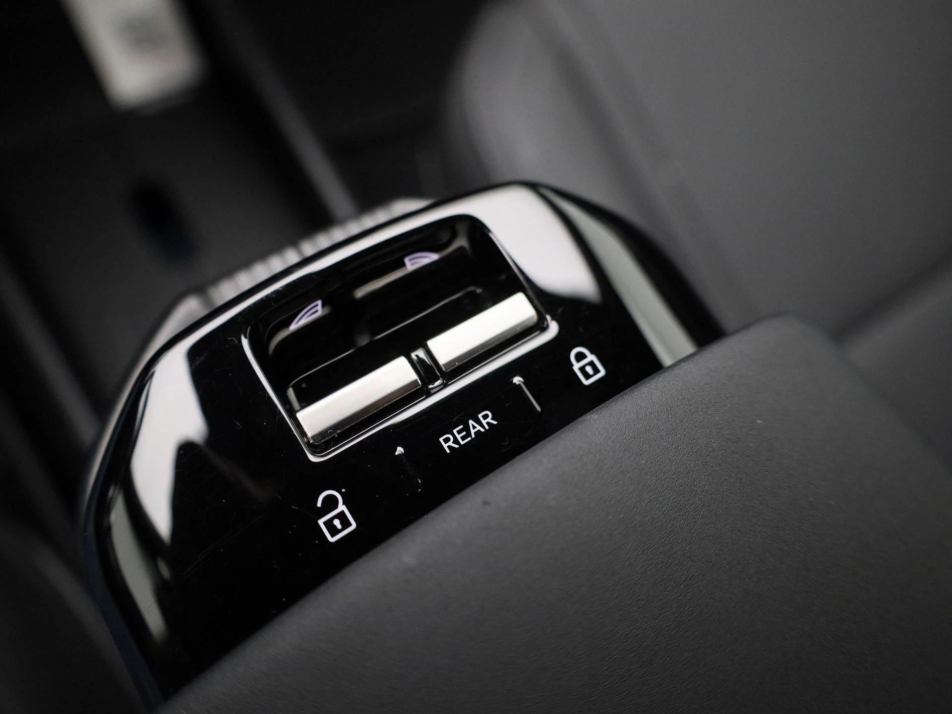 Volvo-EX30-image-26