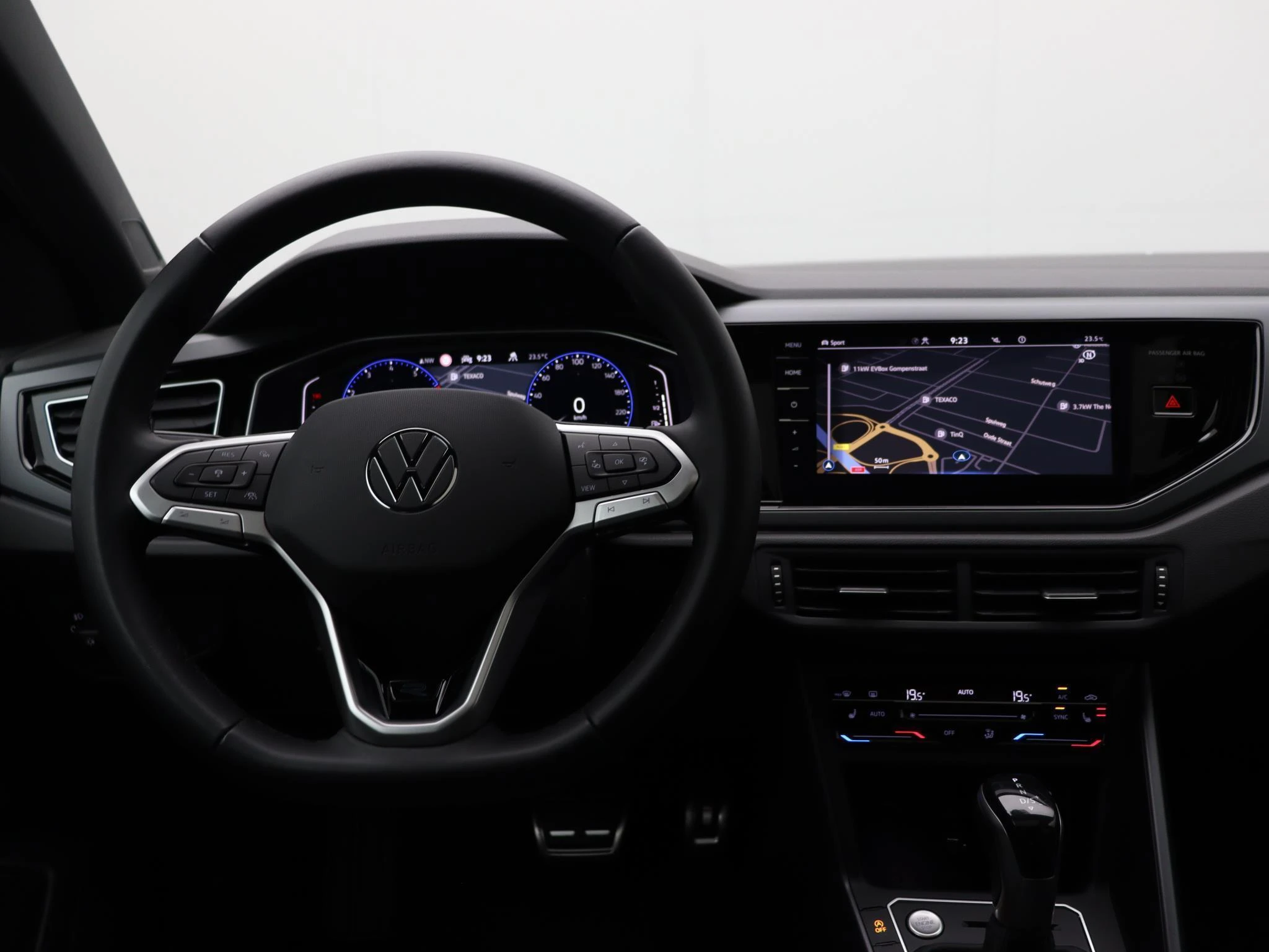 Volkswagen-Polo-image-6