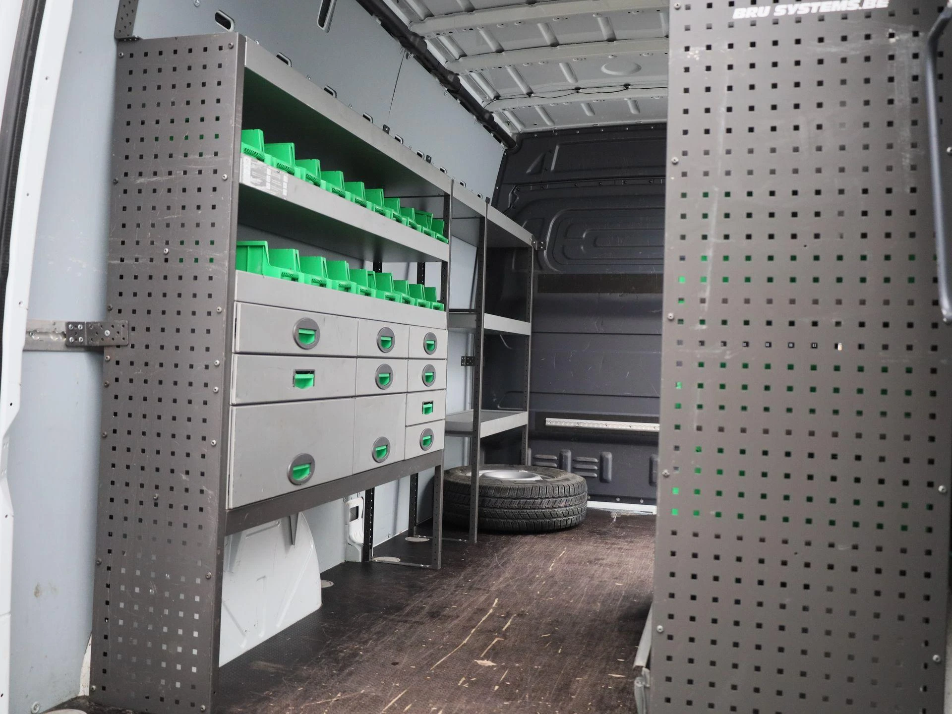 Mercedes-Benz-Sprinter-image-18