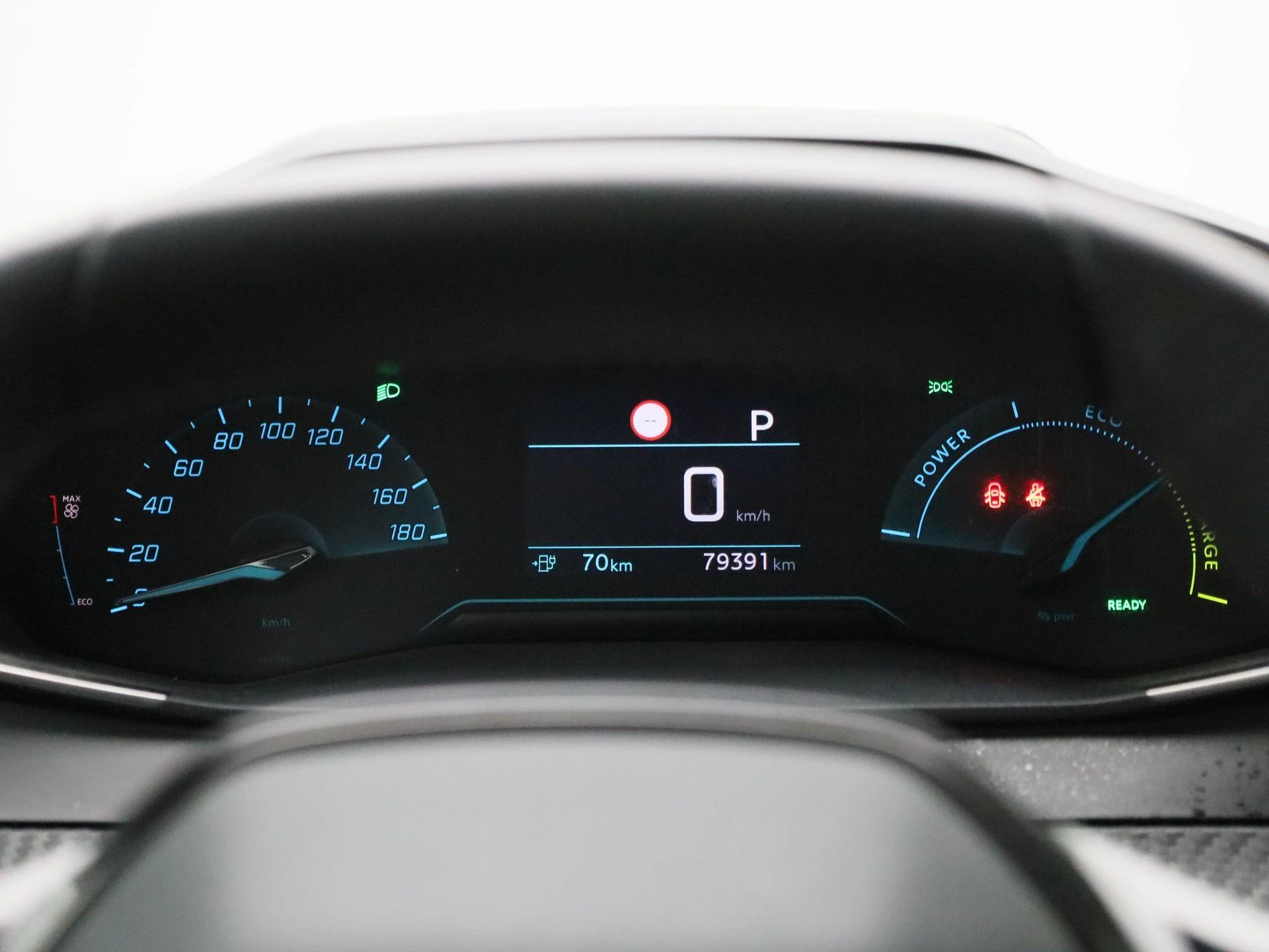 Peugeot-e-208-image-7