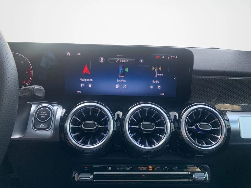 Mercedes-Benz GLB 200 d AMG PANO TEMPO 360° AHK SITZHZG NIGHT AMG Line