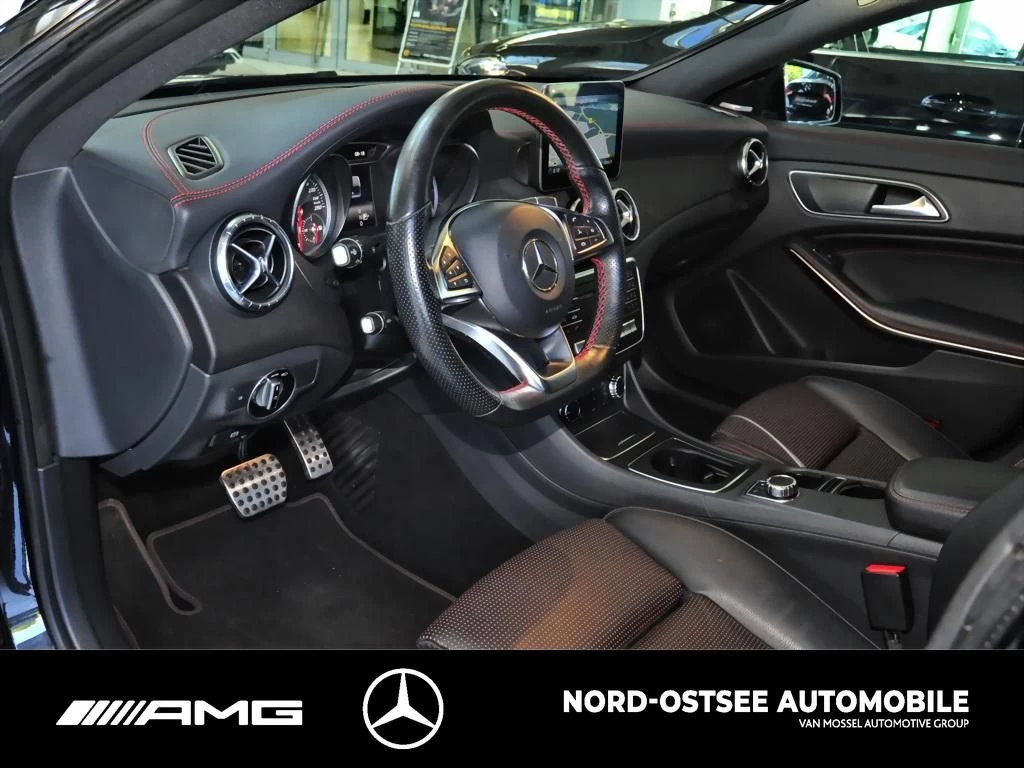 Mercedes-Benz CLA 250 4M AMG COUPÉ LED NIGHT PANO KEYLESS PDC AMG
