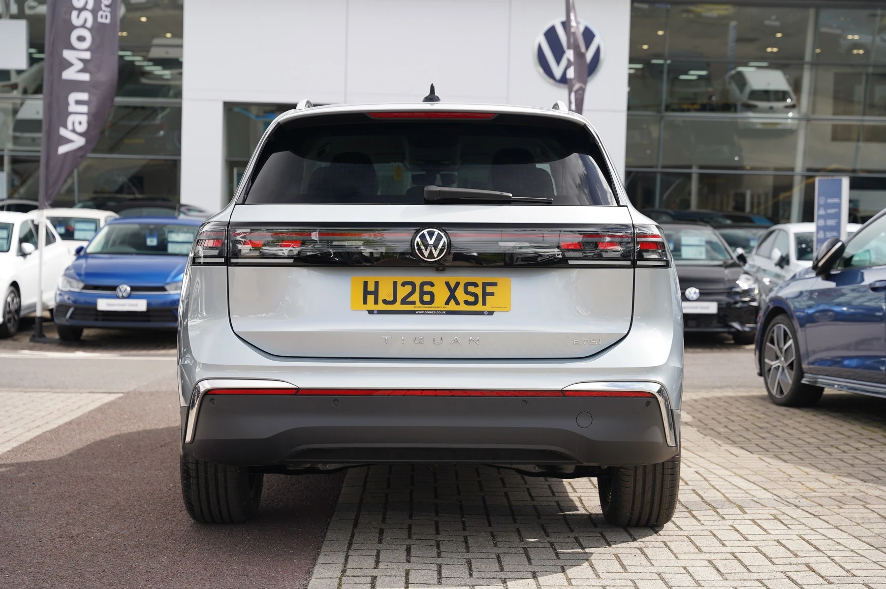 Volkswagen-Tiguan-image-13