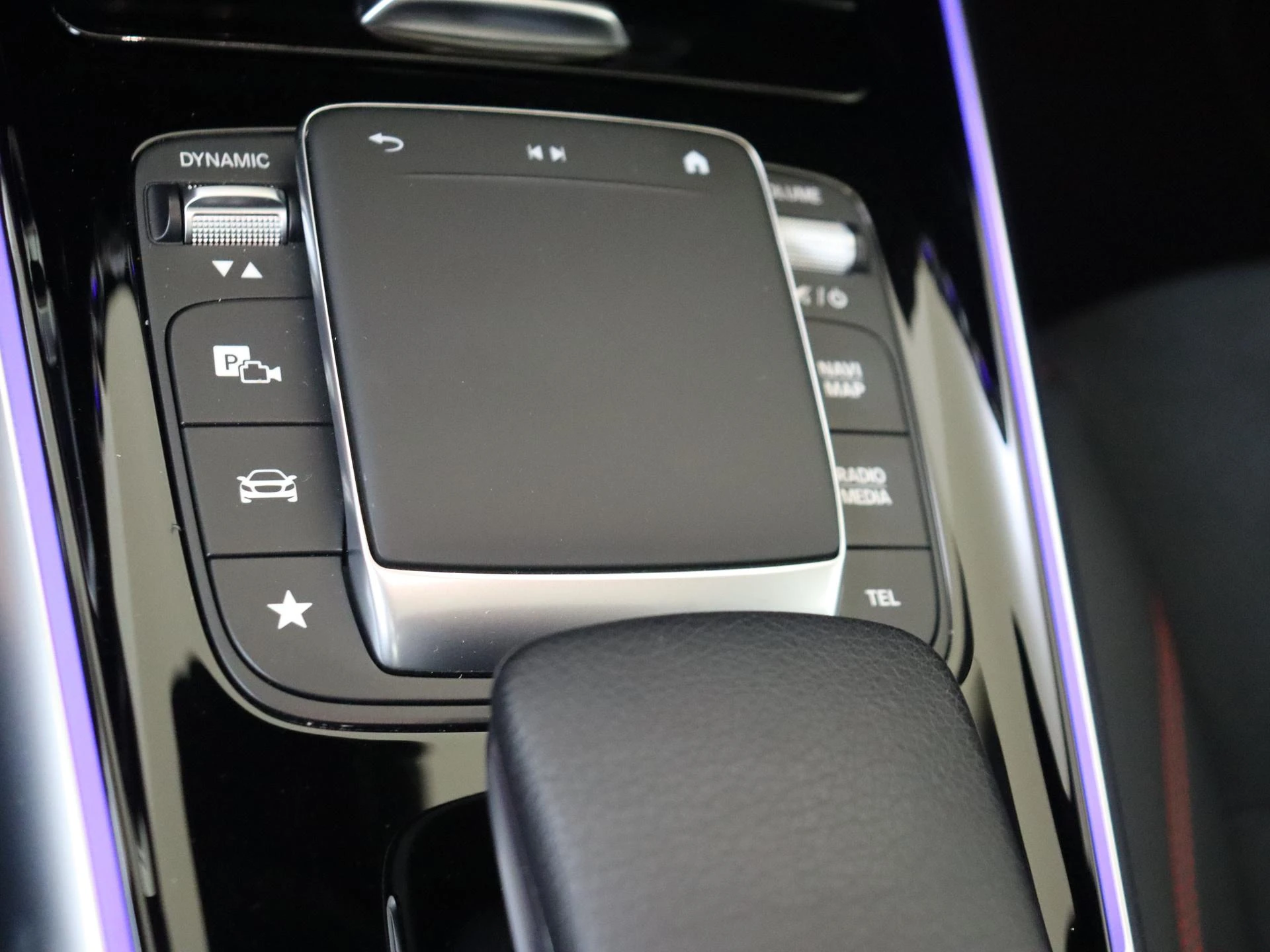 Mercedes-Benz-GLA-image-20