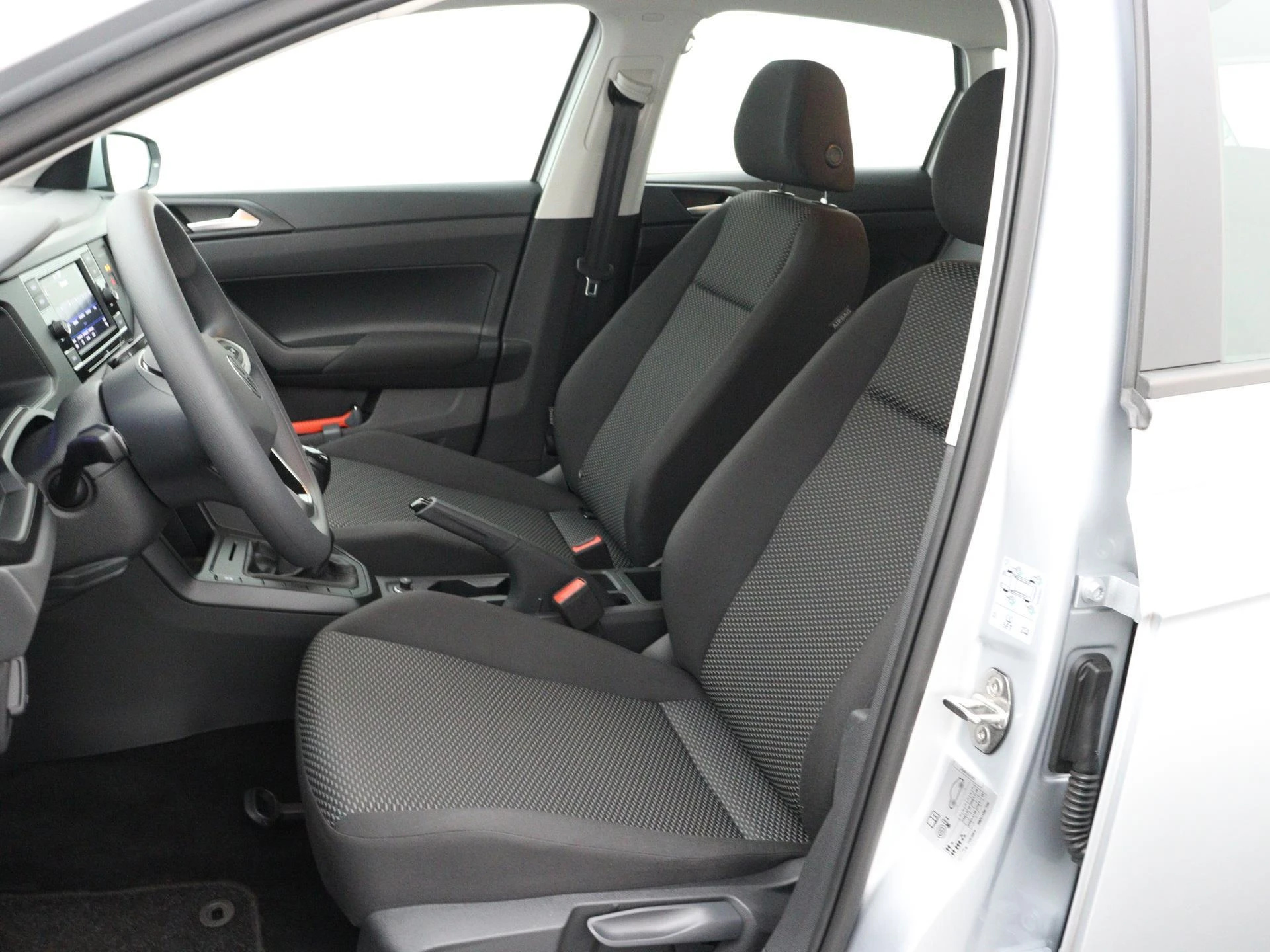 Volkswagen-Polo-image-6