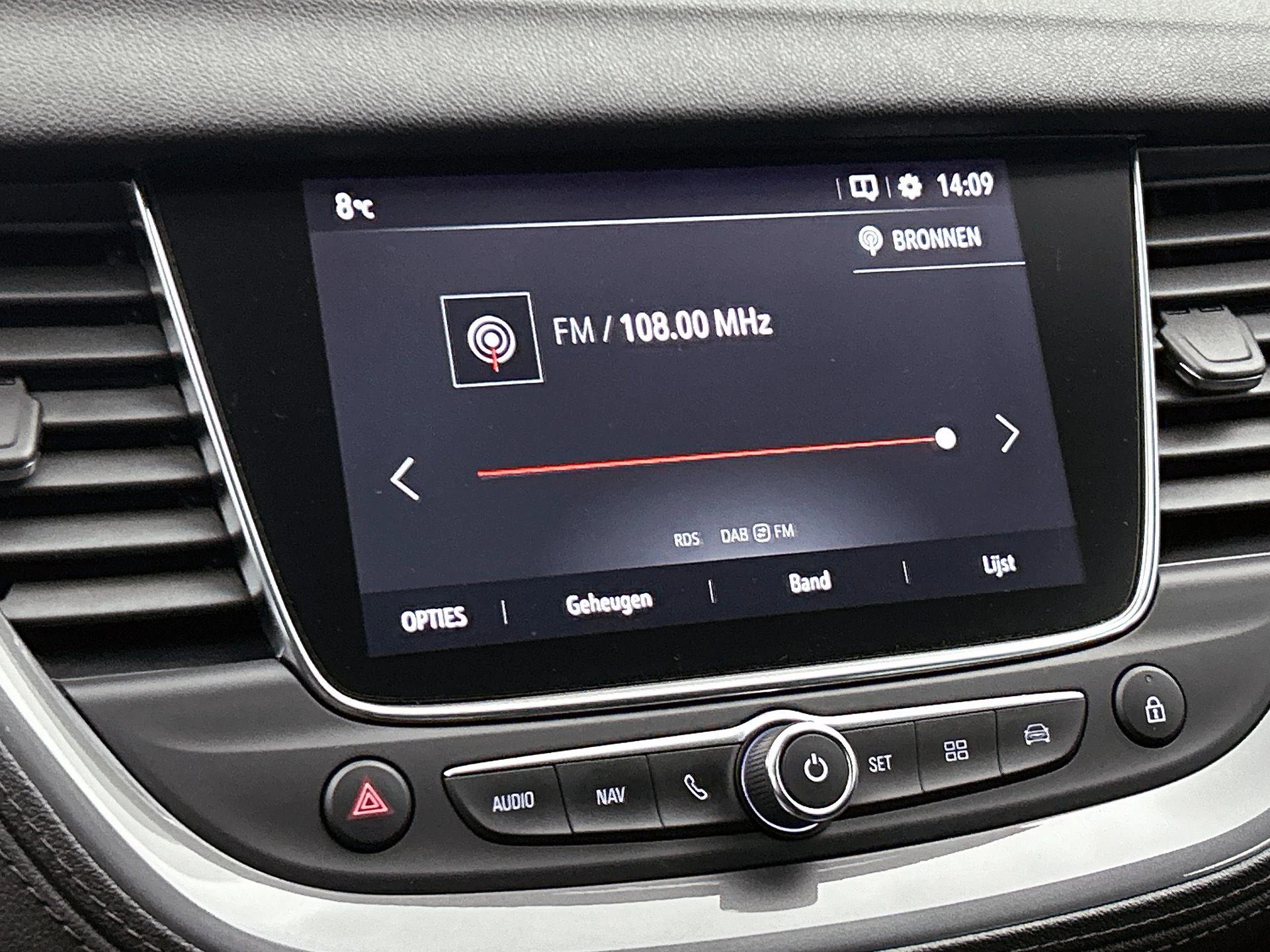 Opel-Grandland X-image-6