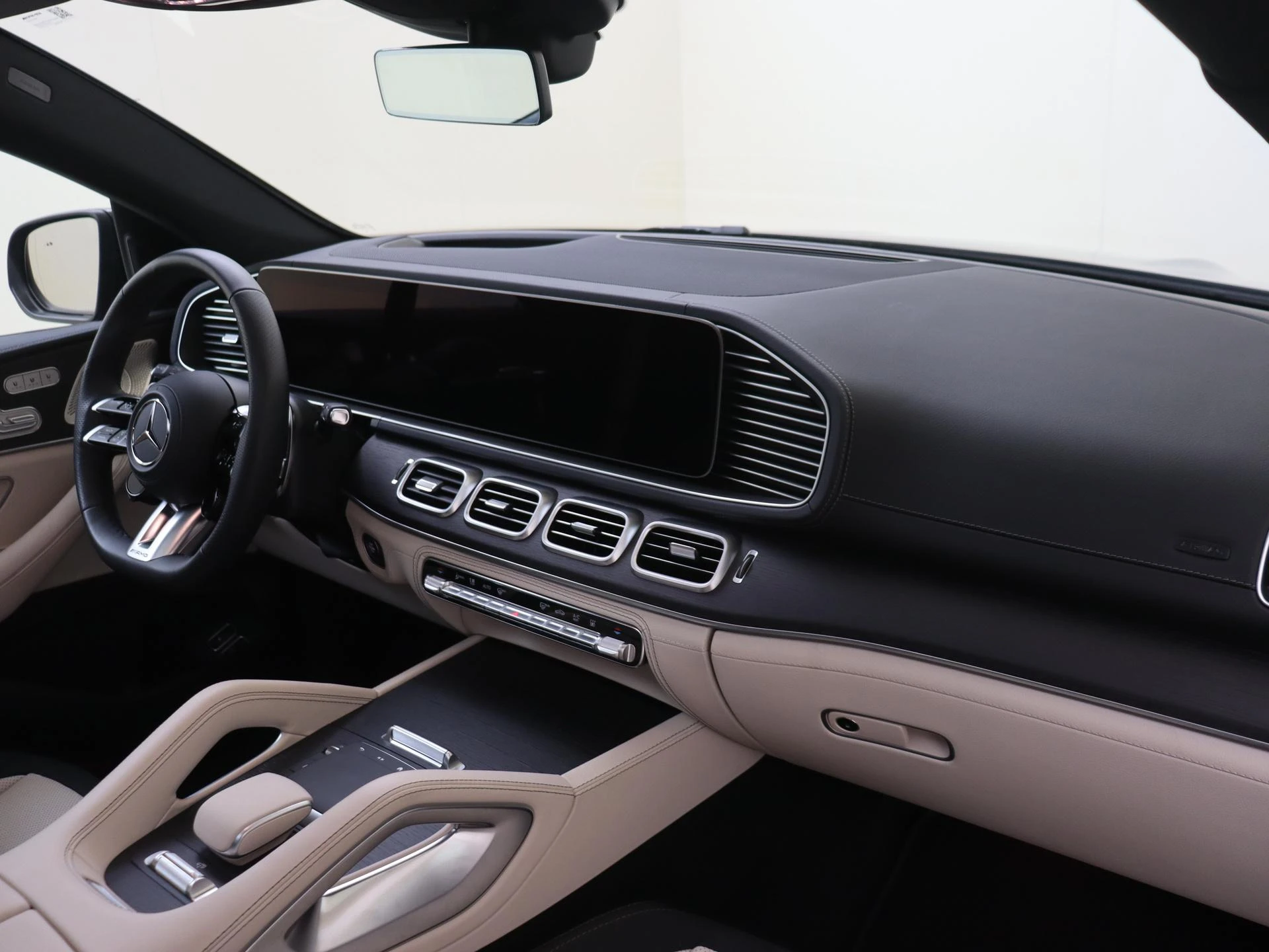Mercedes-Benz-GLE-image-4