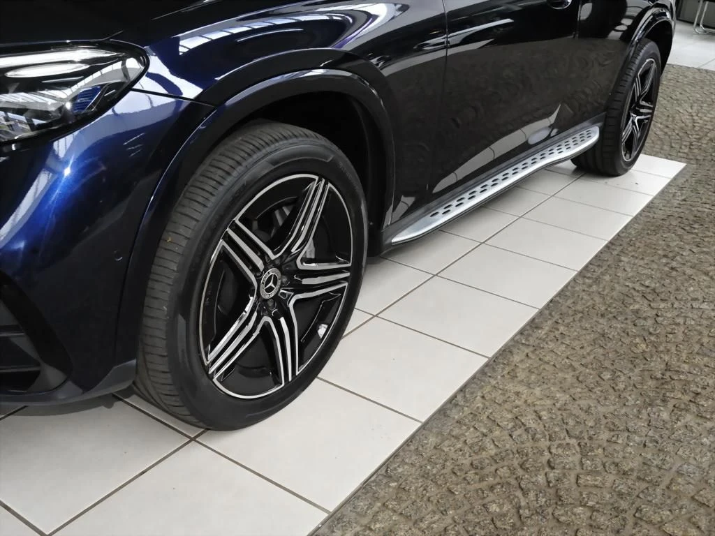 Mercedes-Benz-GLC 300 de-image-6