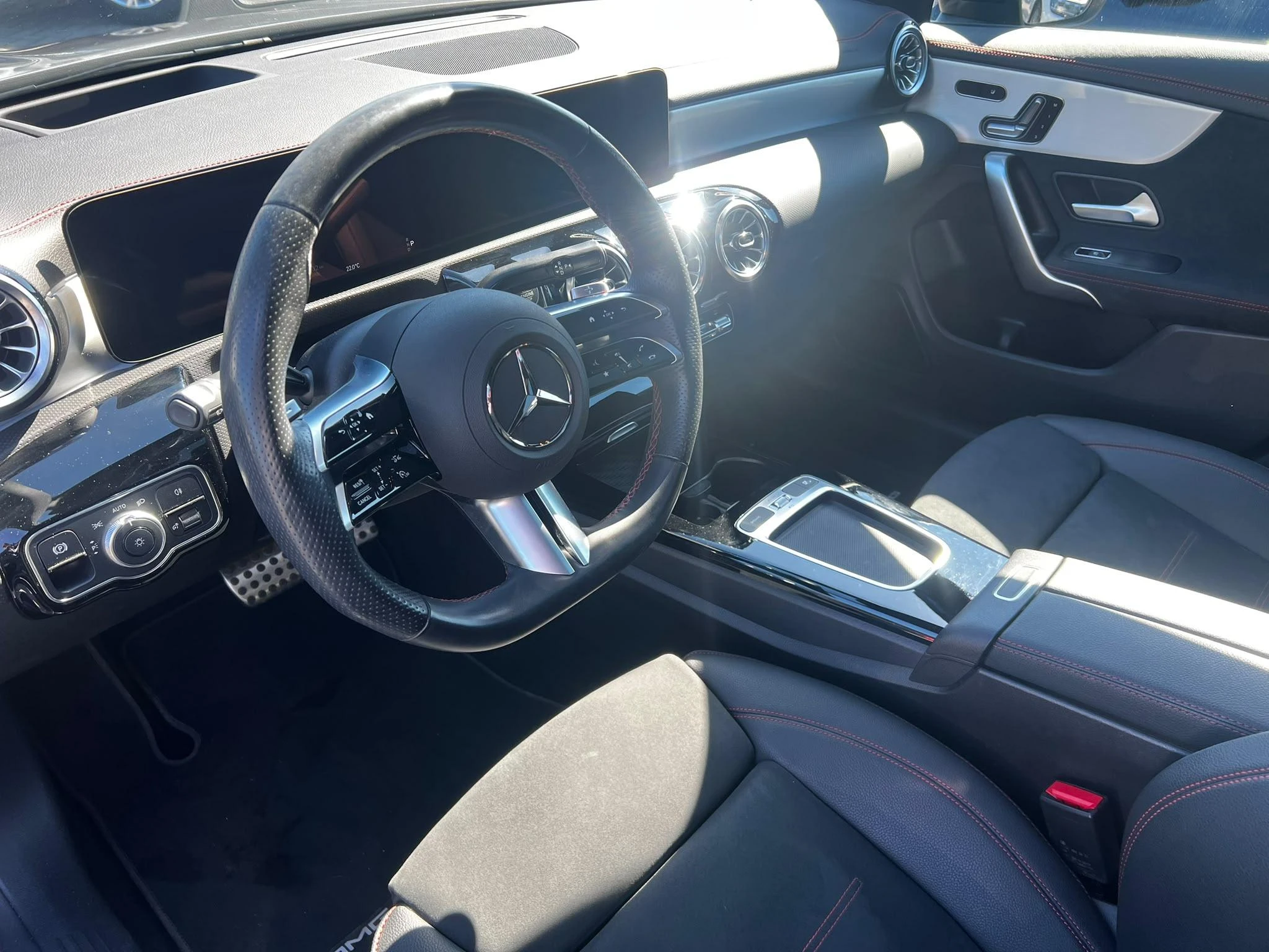 Mercedes-Benz-CLA-image-2