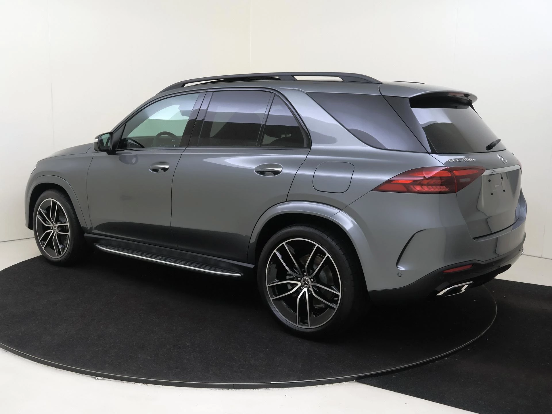 Mercedes-Benz-GLE-image-2