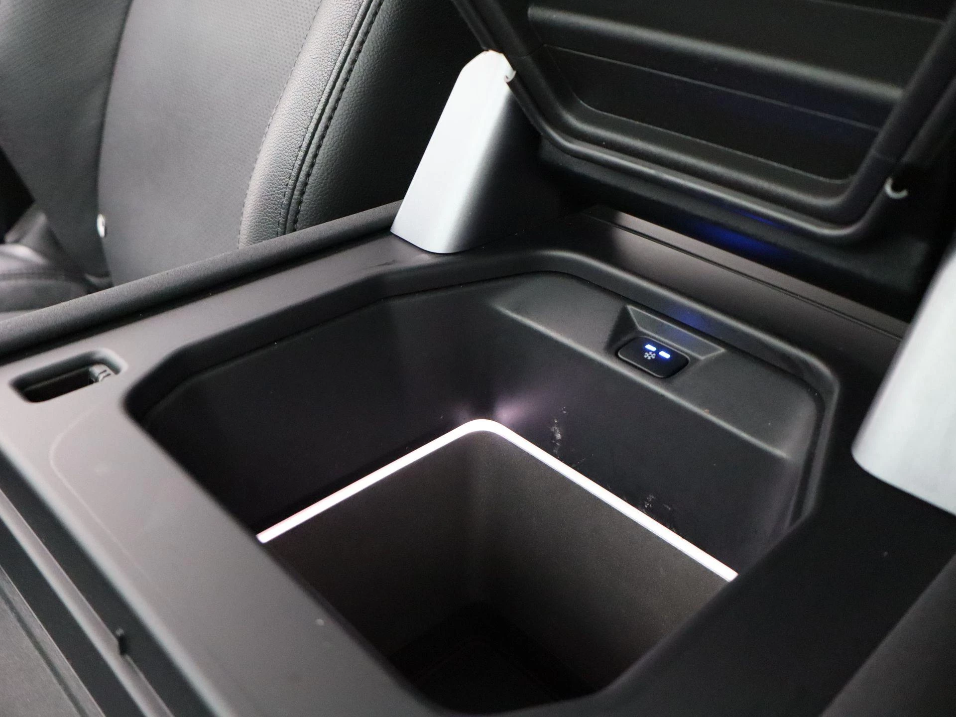 Land Rover-Defender-image-26