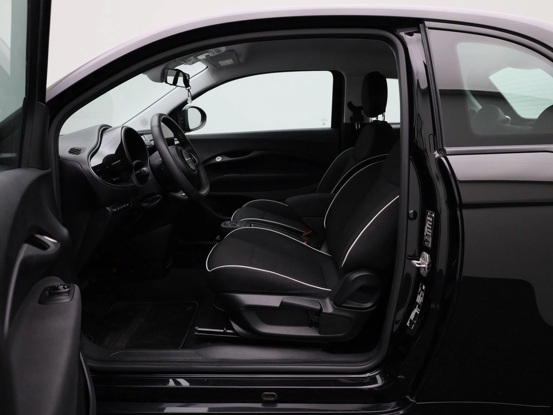 Fiat-500e-image-10