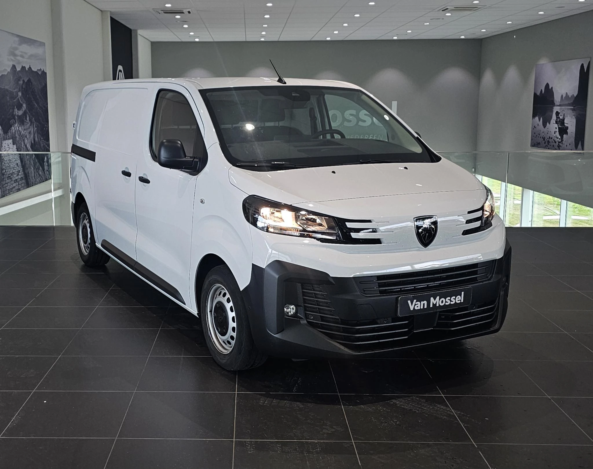 Peugeot-e-Expert-image-2