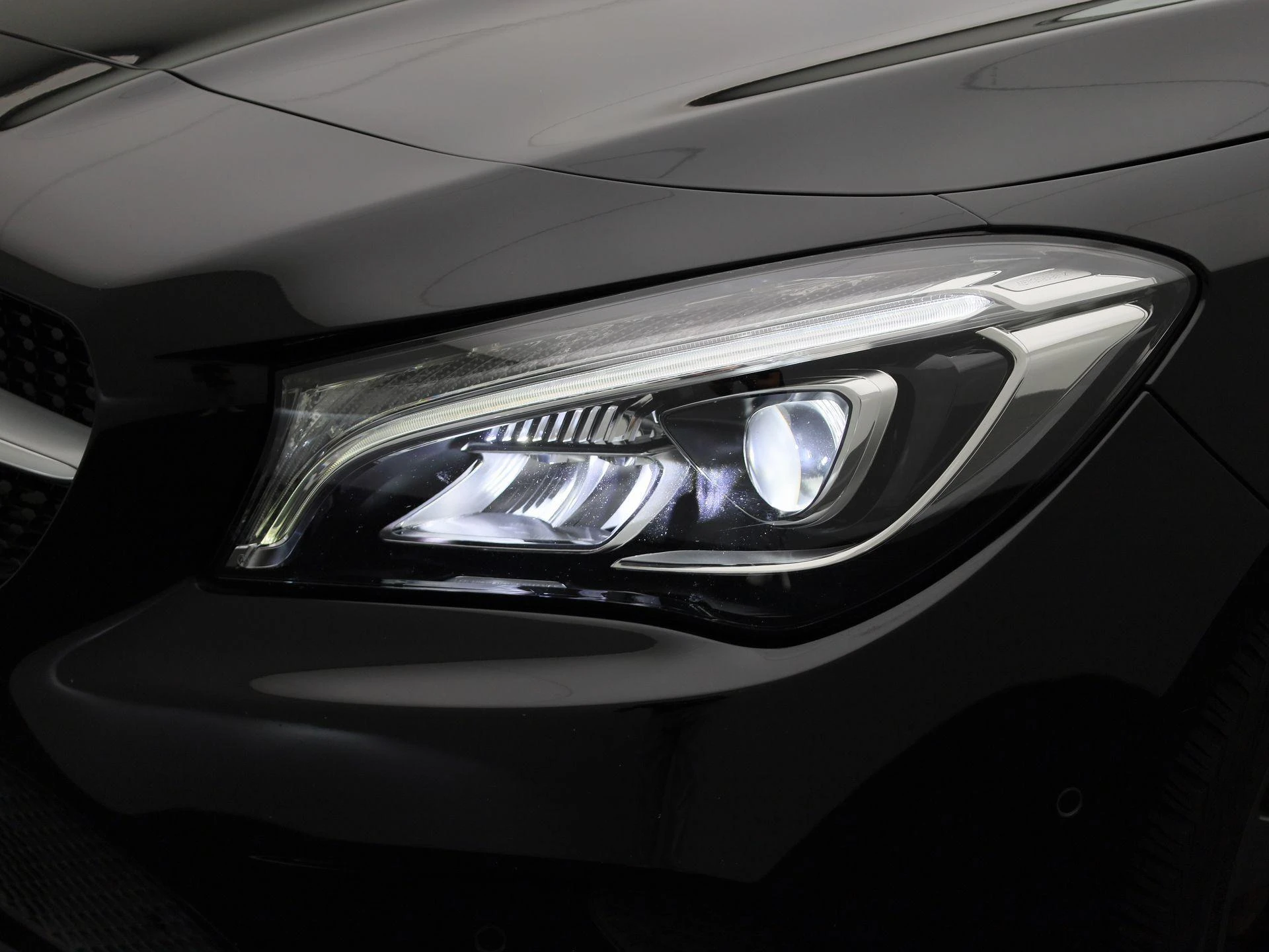 Mercedes-Benz-CLA-image-15