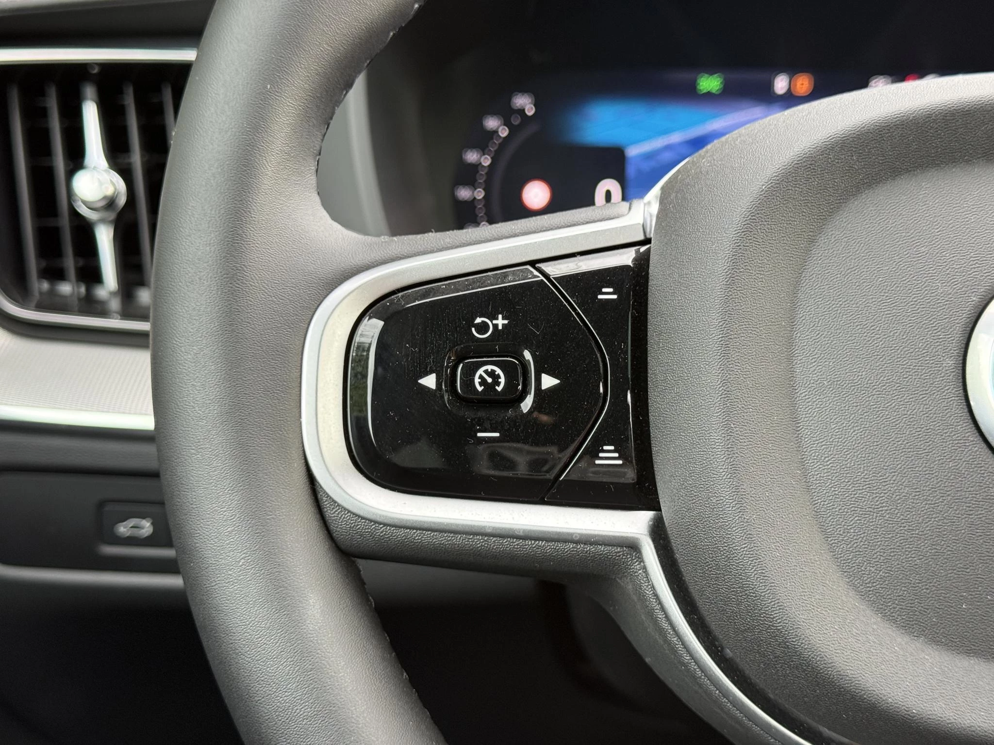 Volvo XC60 T6 Black Edition Ultra AWD Plug-in Hybrid