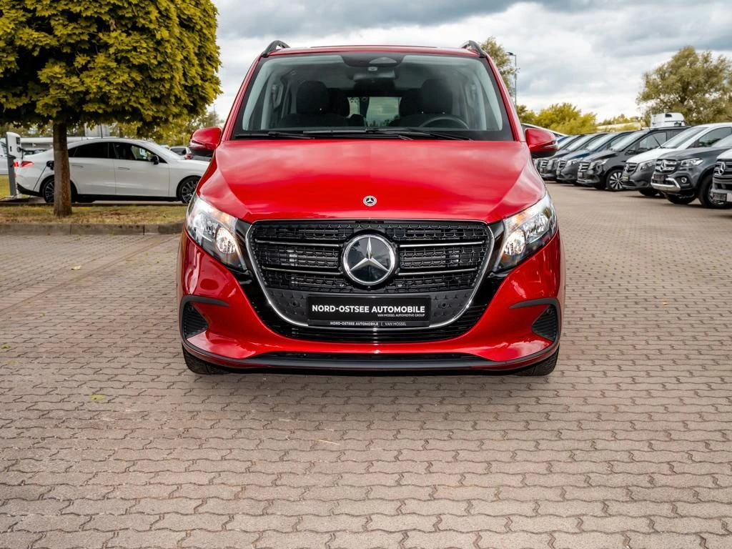 Mercedes-Benz-V-Klasse 220-image-2