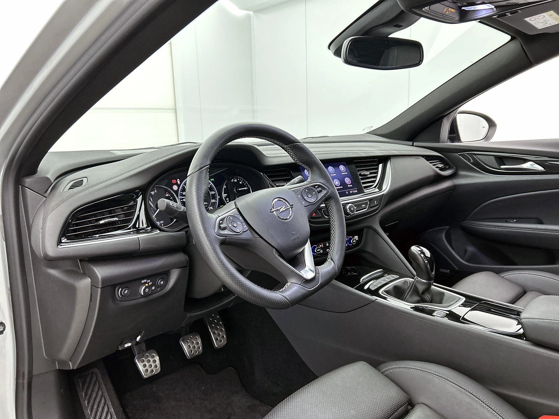 Opel-Insignia-image-17