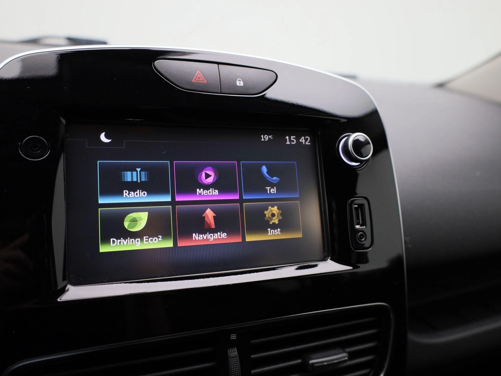 Renault-Clio-image-13