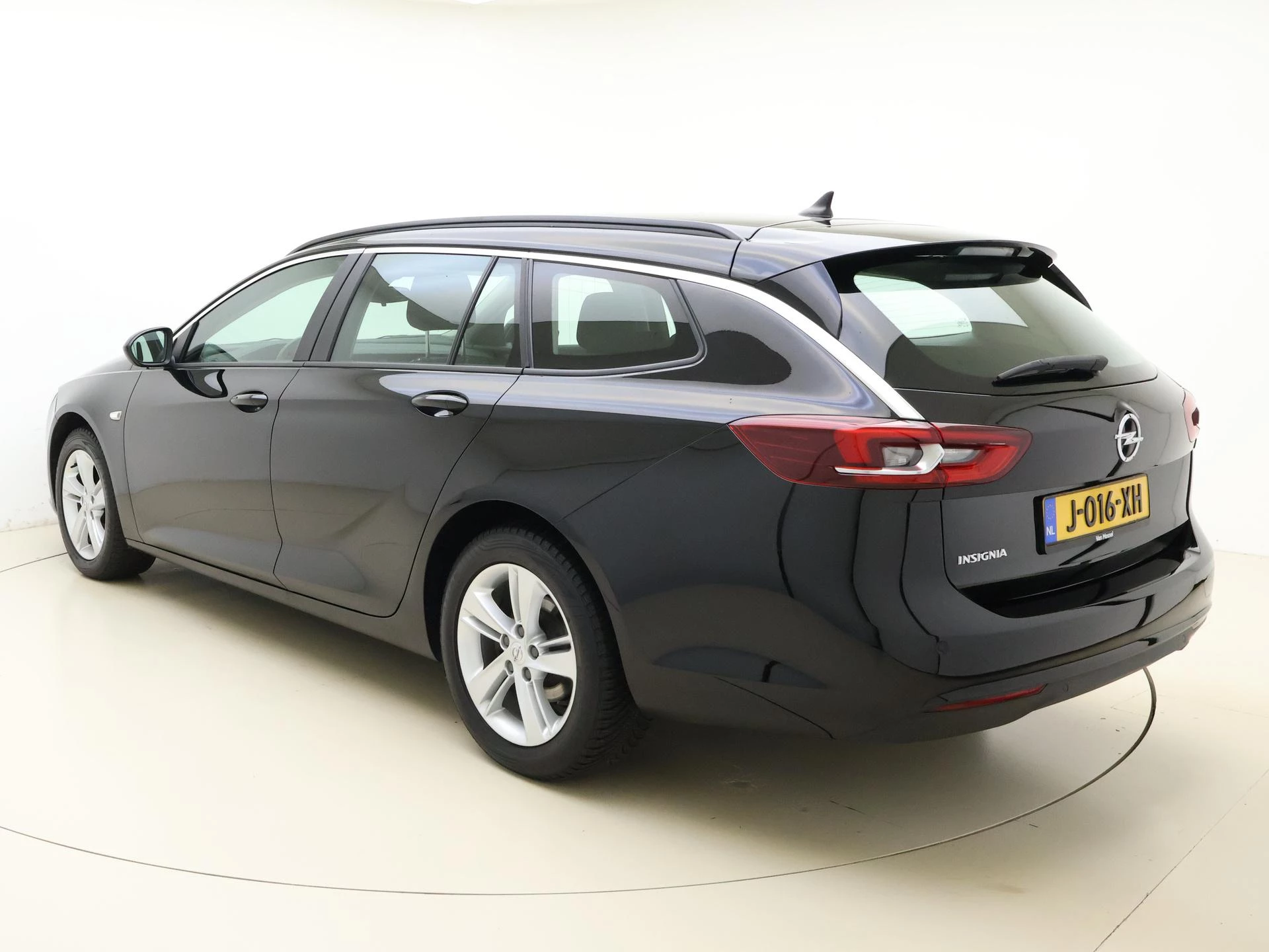Opel-Insignia-image-7