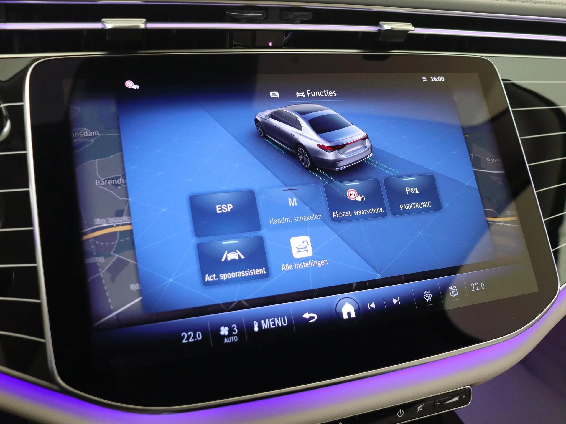 Mercedes-Benz-E-Klasse-image-24