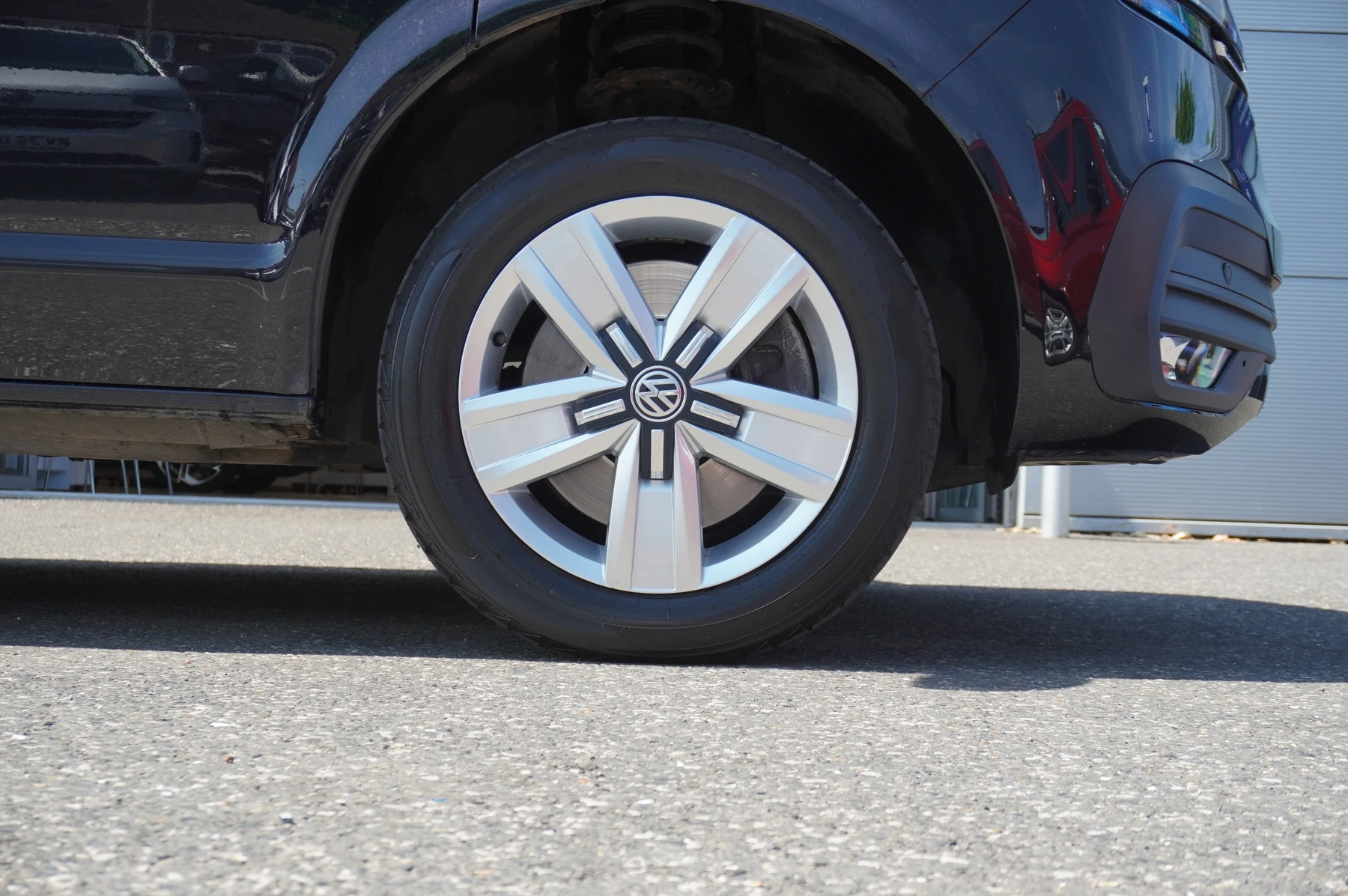 Volkswagen-Transporter-image-26