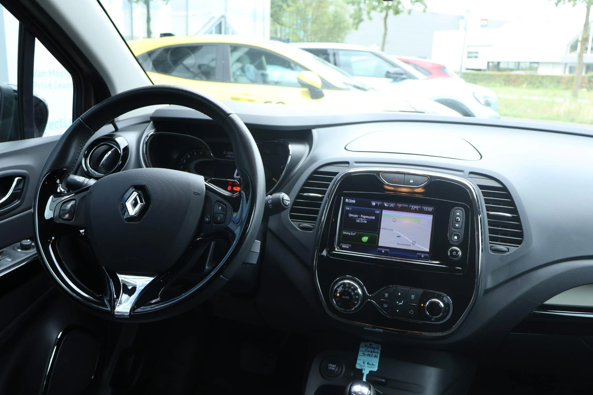 Renault-Captur-image-7