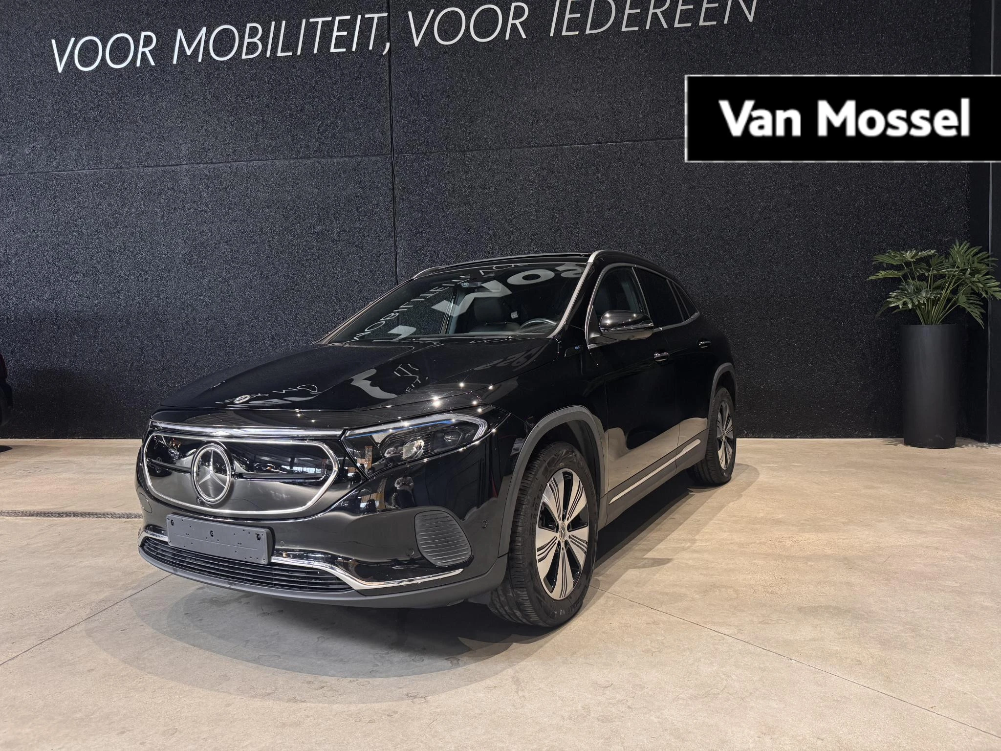 Mercedes-Benz-EQA-image-0