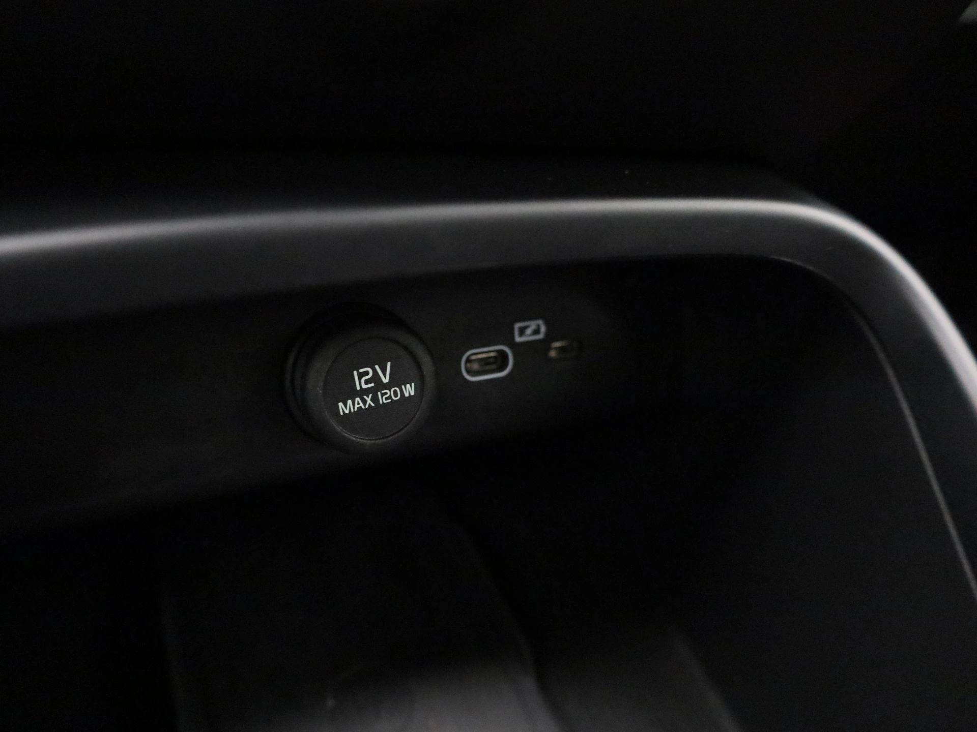 Volvo-XC40-image-21