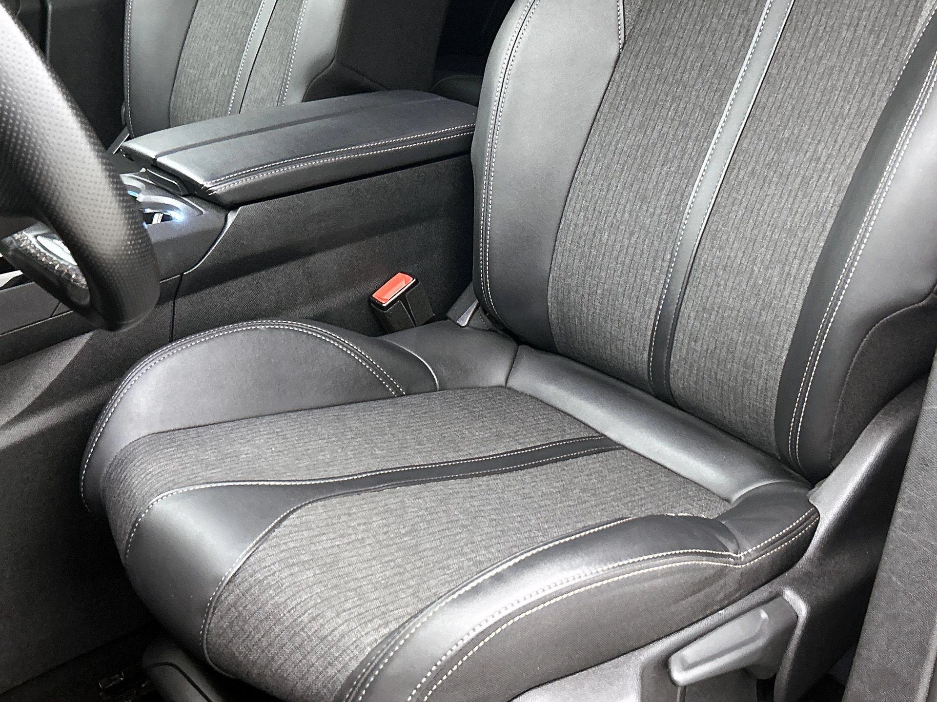 Peugeot-5008-image-19