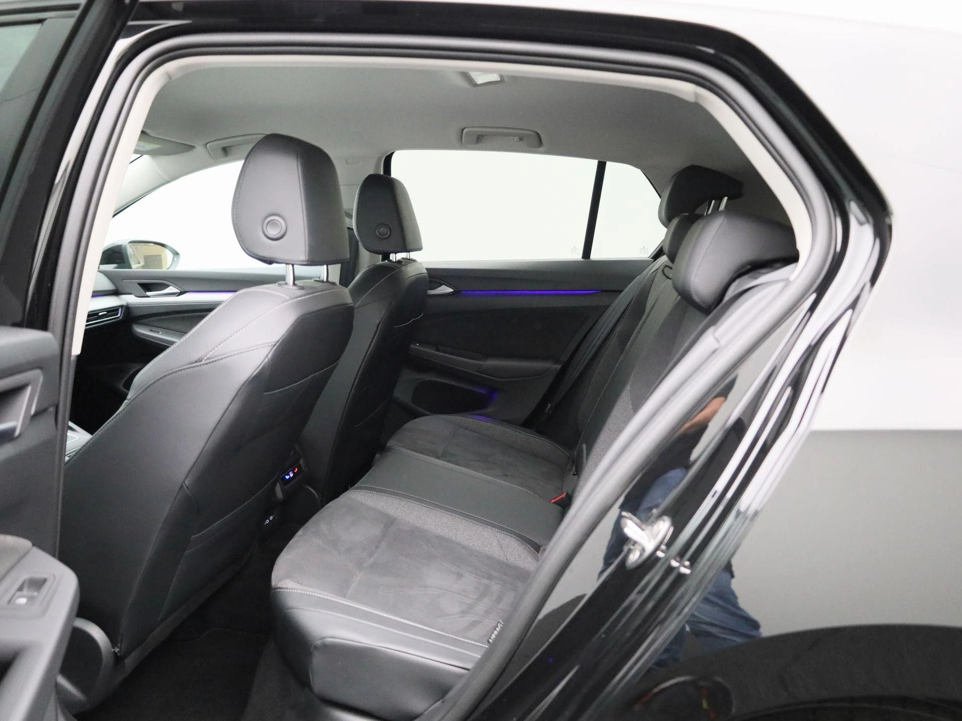 Volkswagen-Golf-image-9