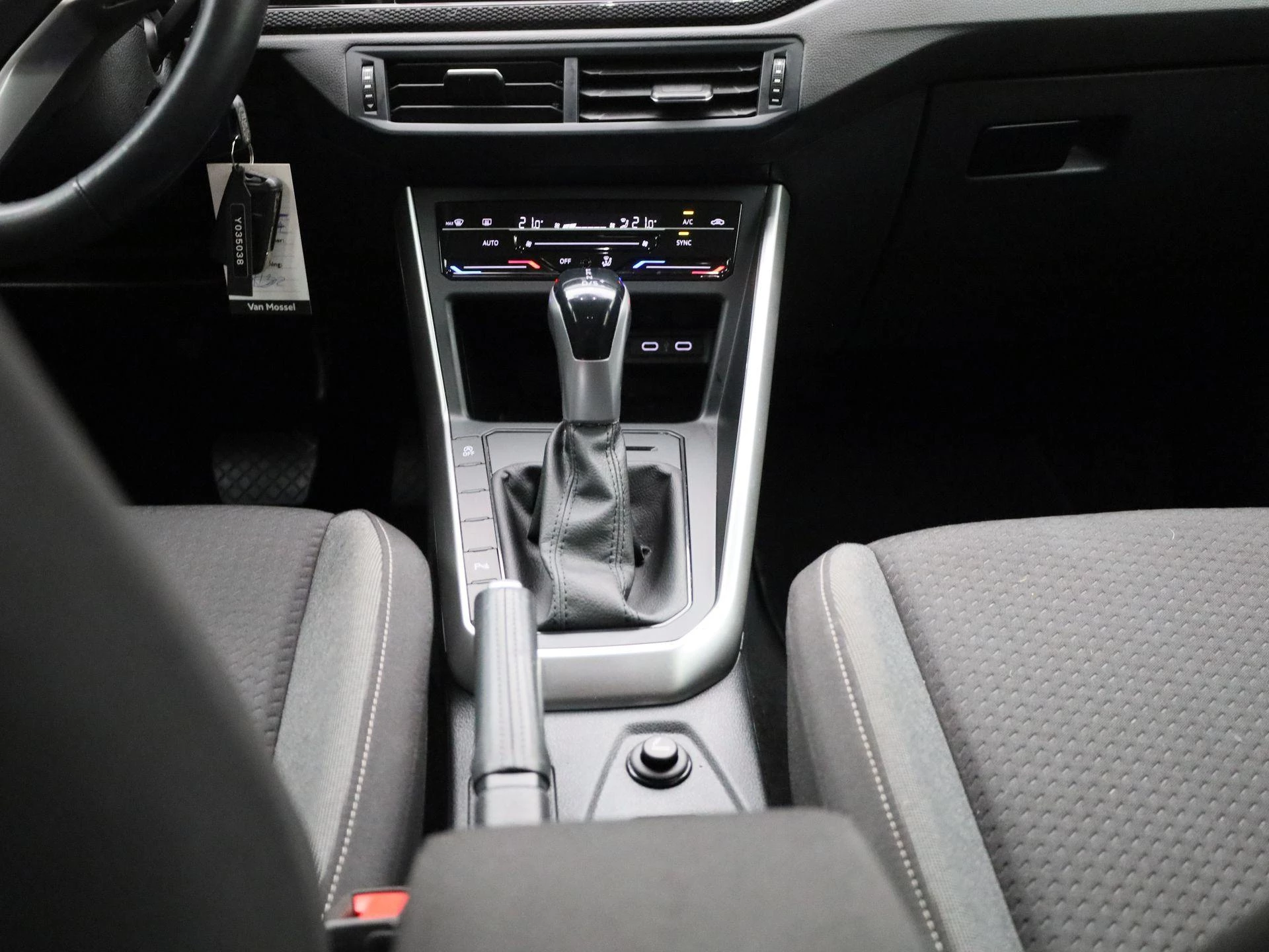 Volkswagen-Taigo-image-9