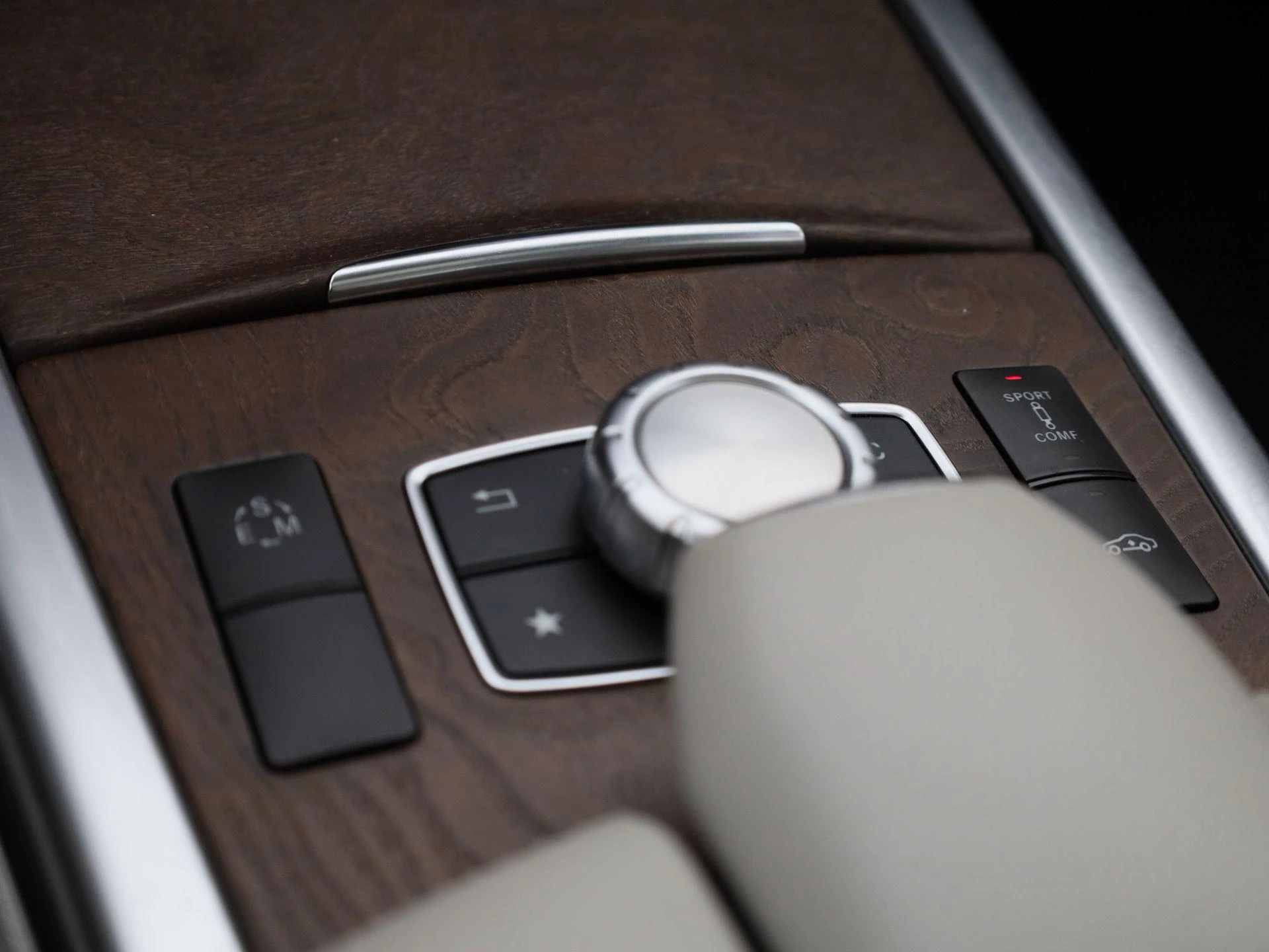 Mercedes-Benz E-Klasse 400 Edition Sport Avantgarde