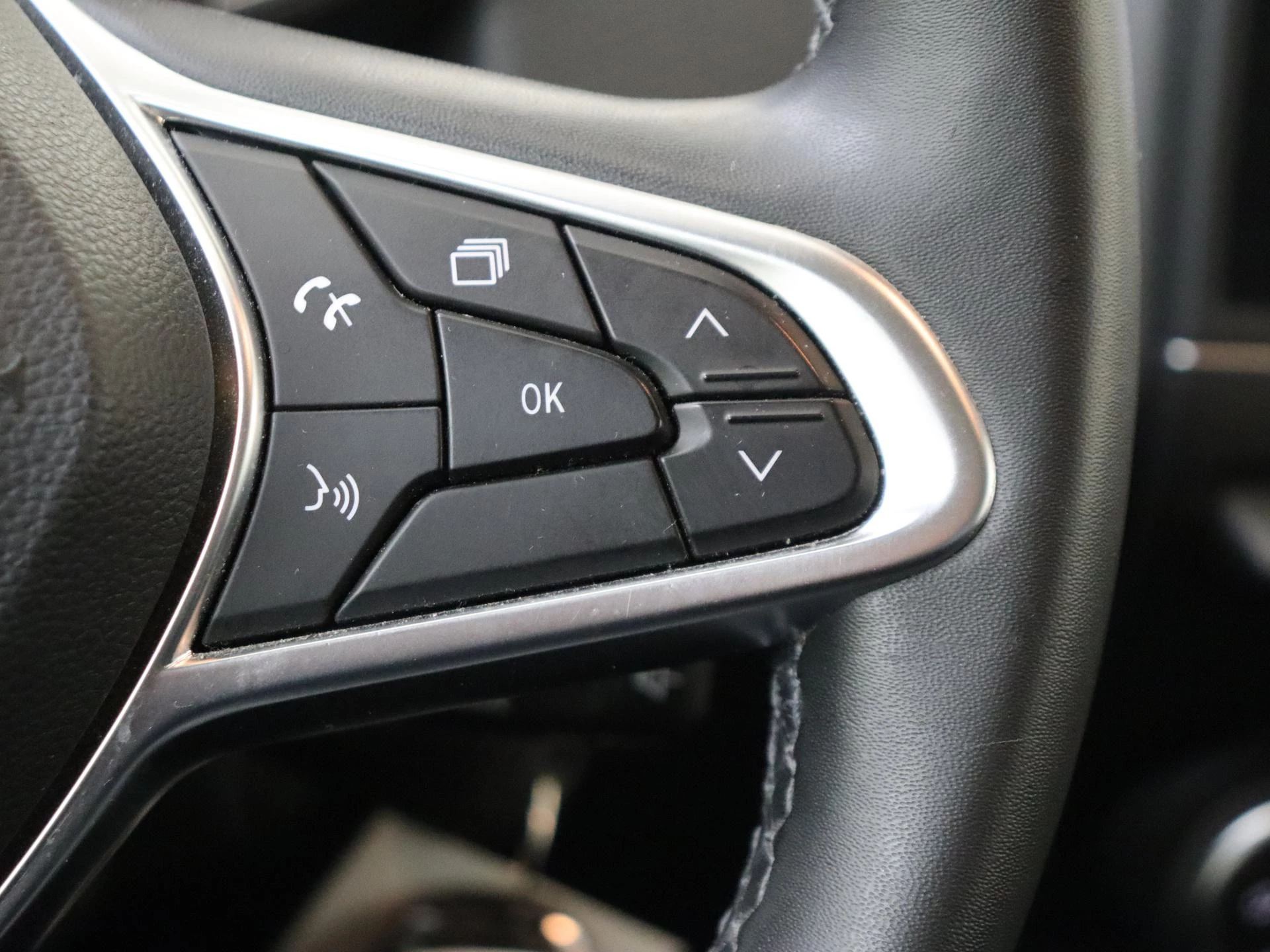 Renault-Clio-image-13