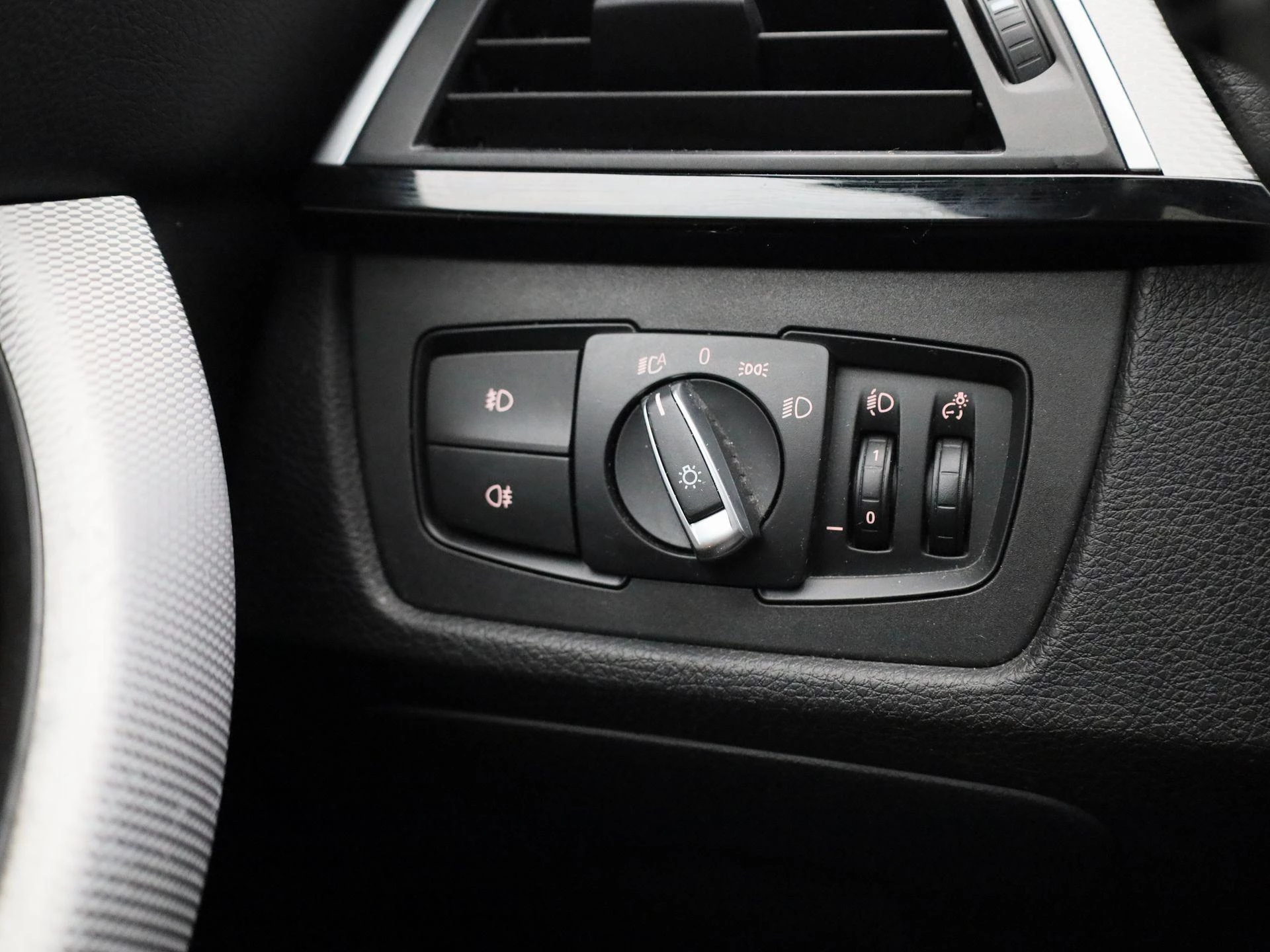 BMW-3 Serie-image-22