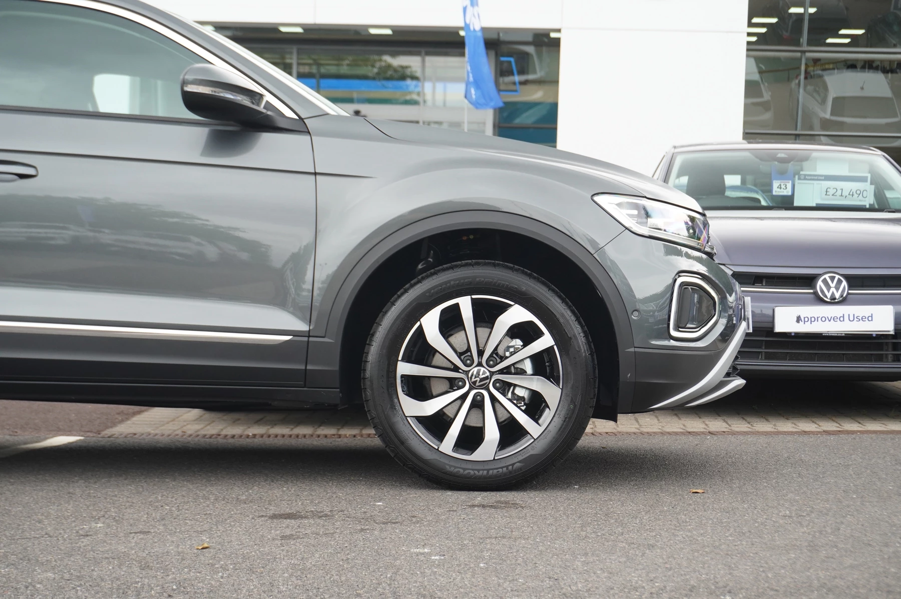Volkswagen-T-Roc-image-22