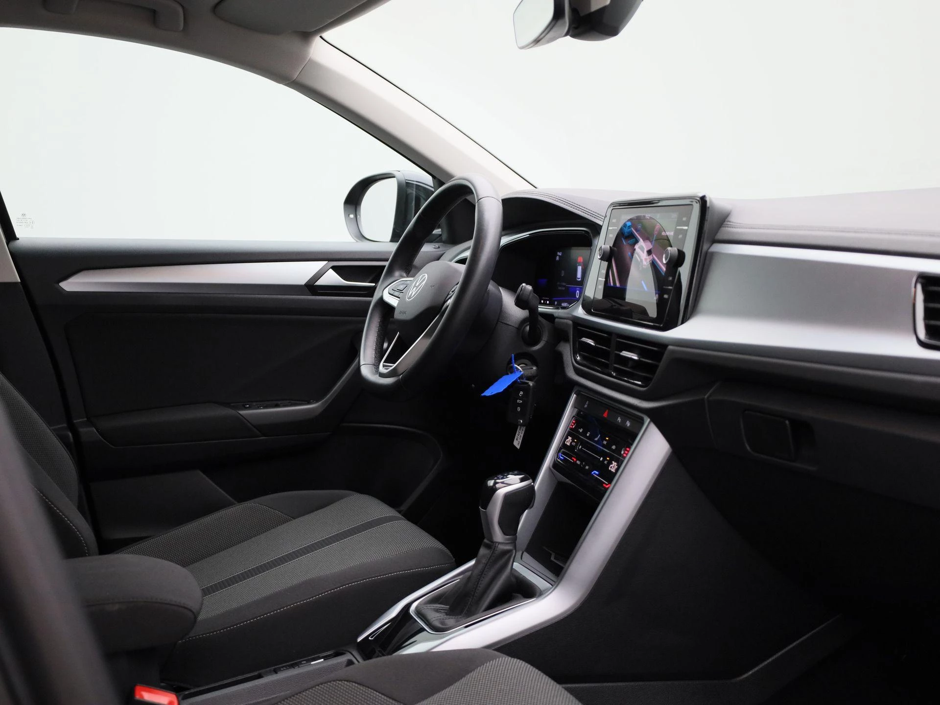 Volkswagen-T-Roc-image-33