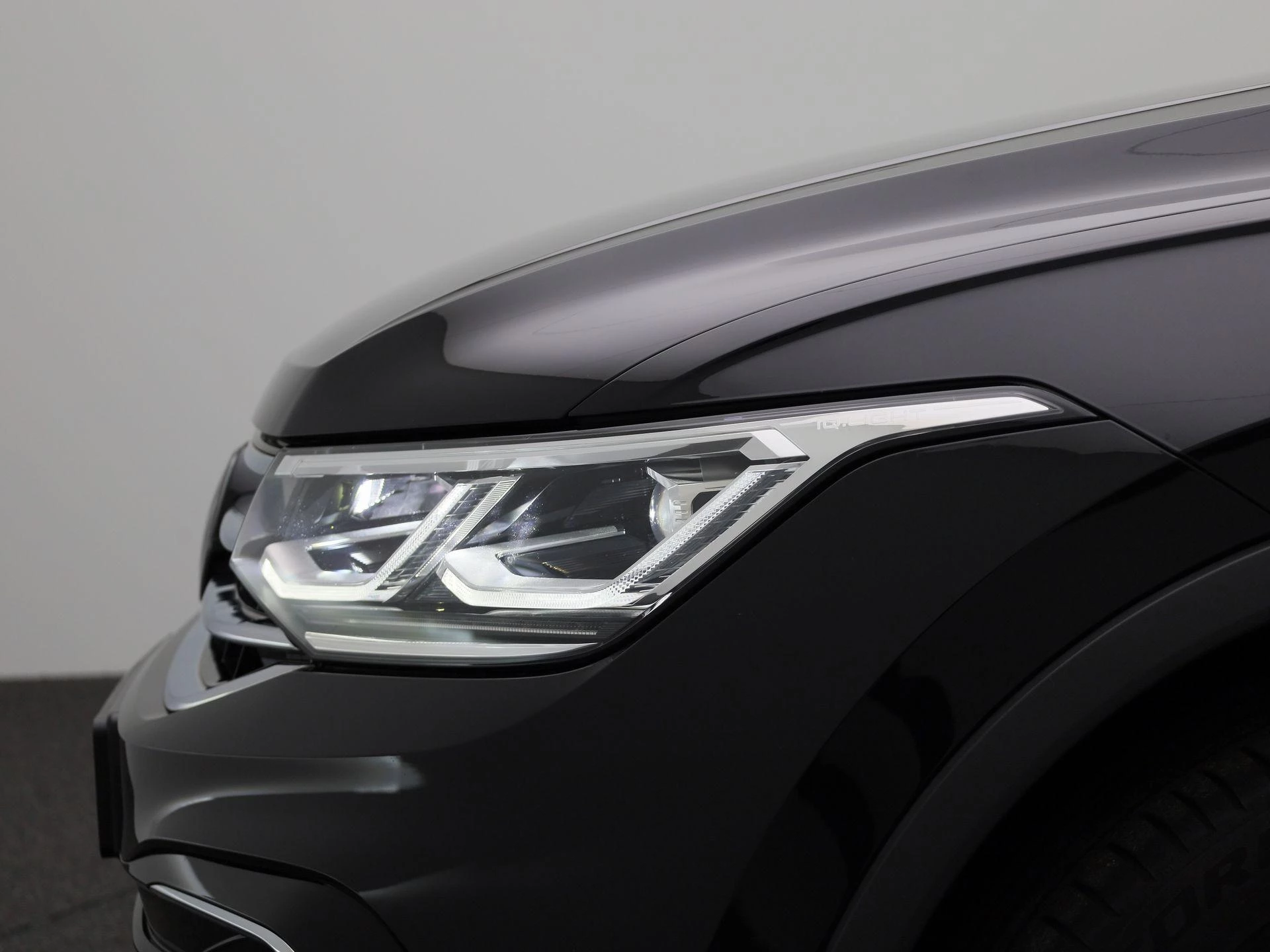 Volkswagen-Tiguan-image-15