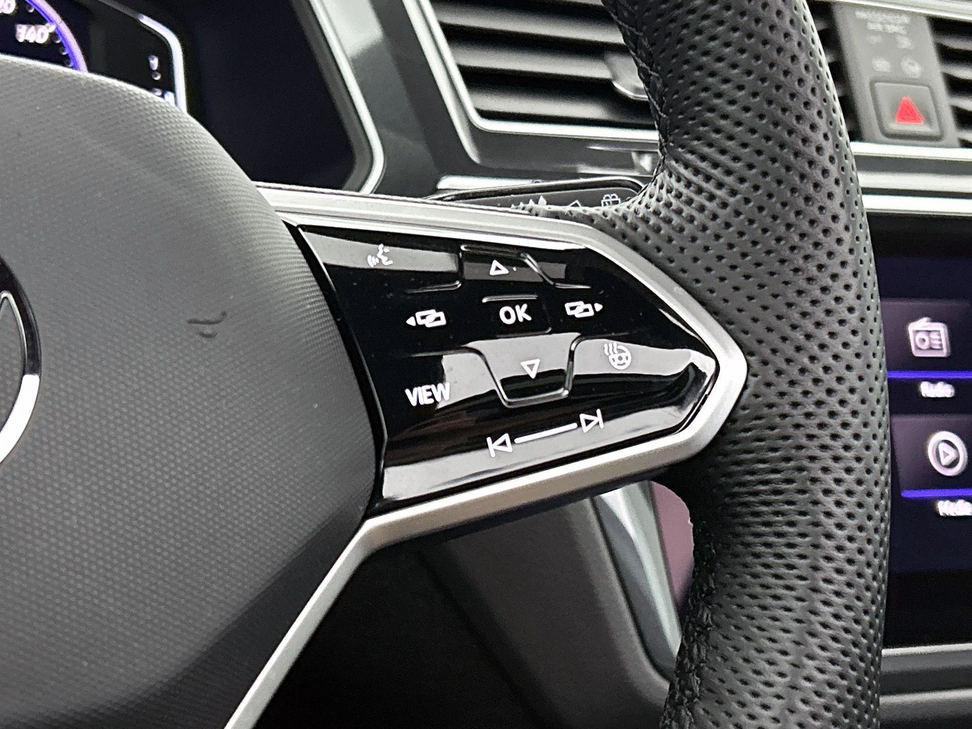 Volkswagen Tiguan 1.5 TSI R-Line Business+