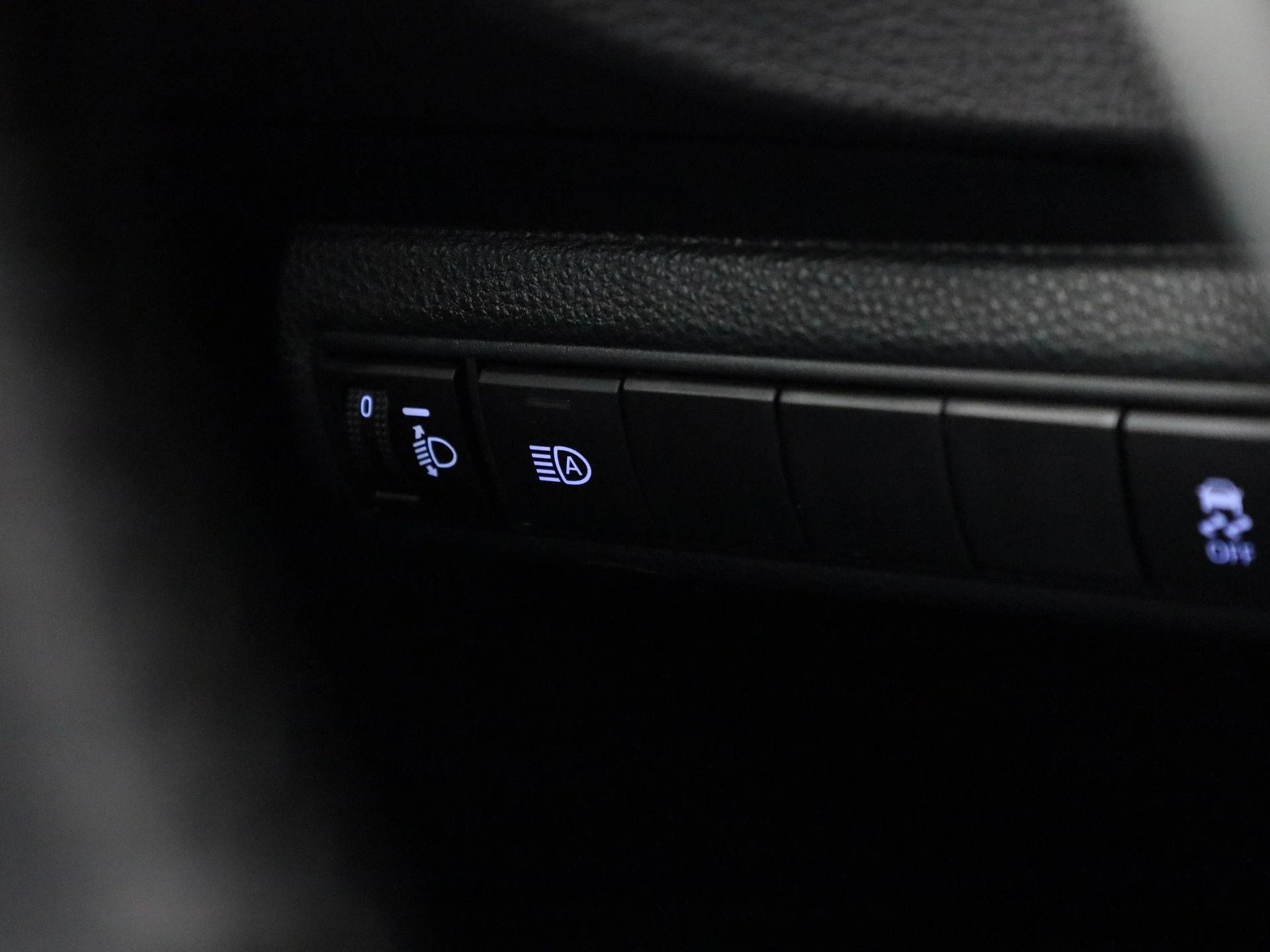 Toyota-Corolla Touring Sports-image-23