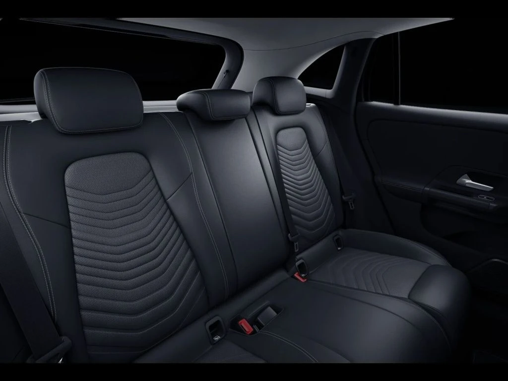 Mercedes-Benz-GLA 250 e-image-11