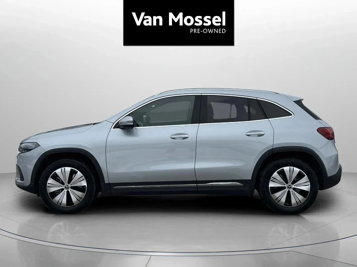 Mercedes-Benz-EQA-image-6