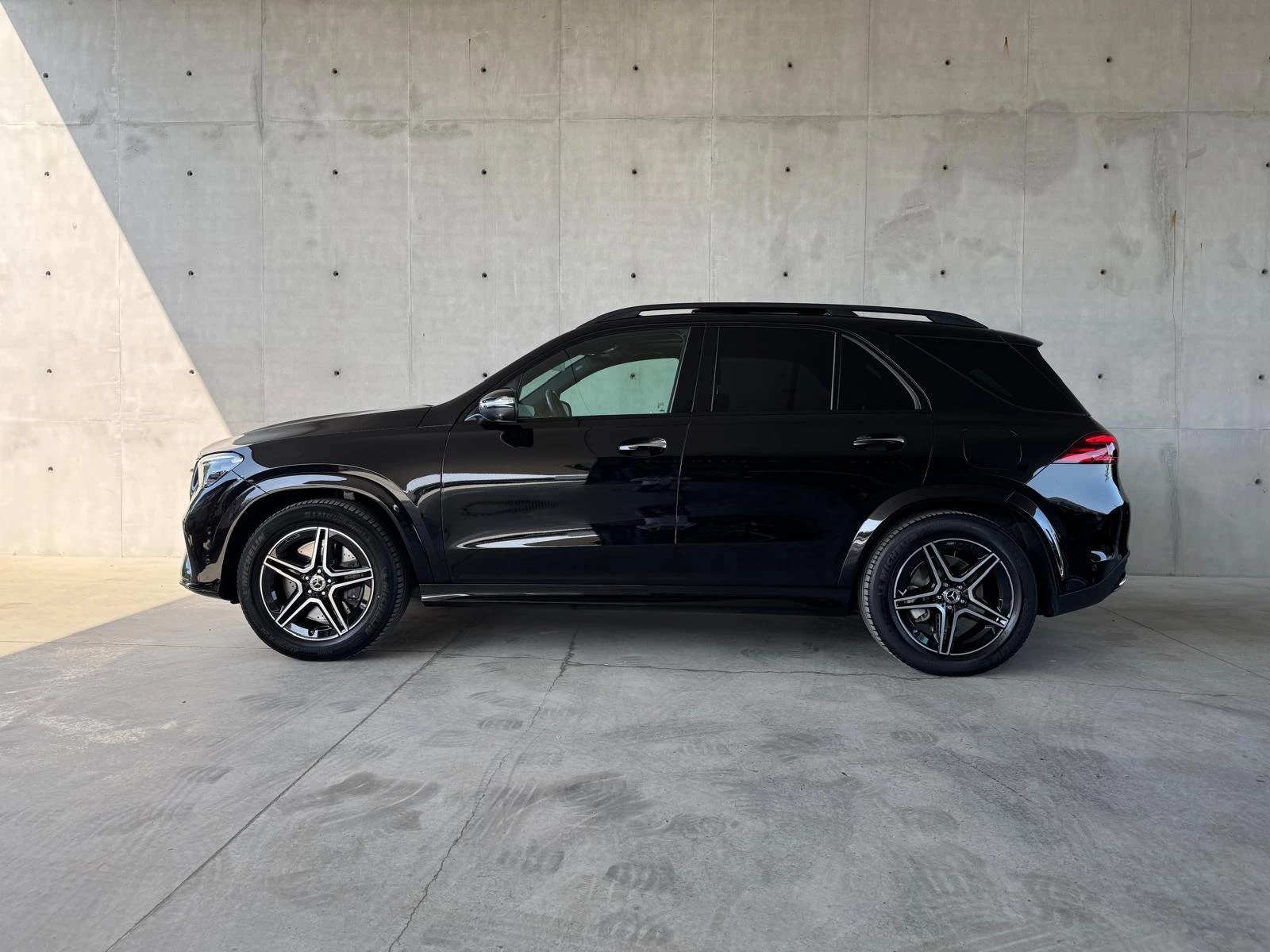 Mercedes-Benz-GLE-image-2