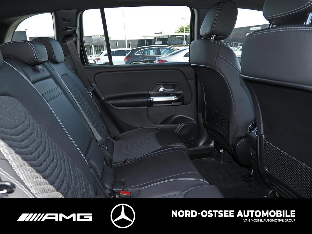 Mercedes-Benz-GLB-image-12