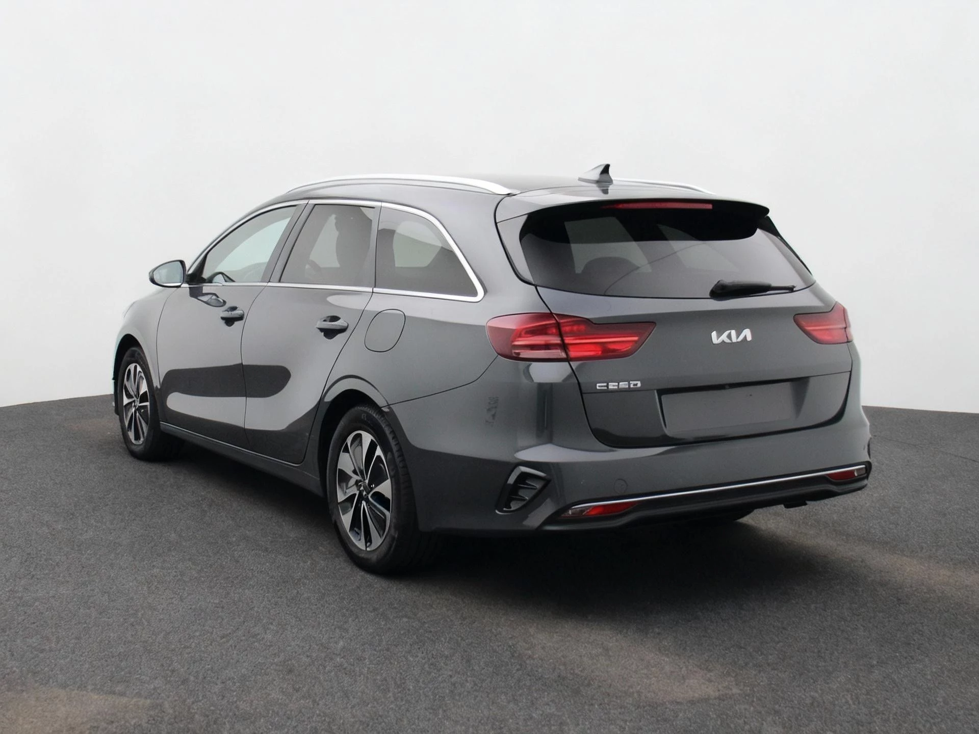 Kia-Ceed Sportswagon-image-2