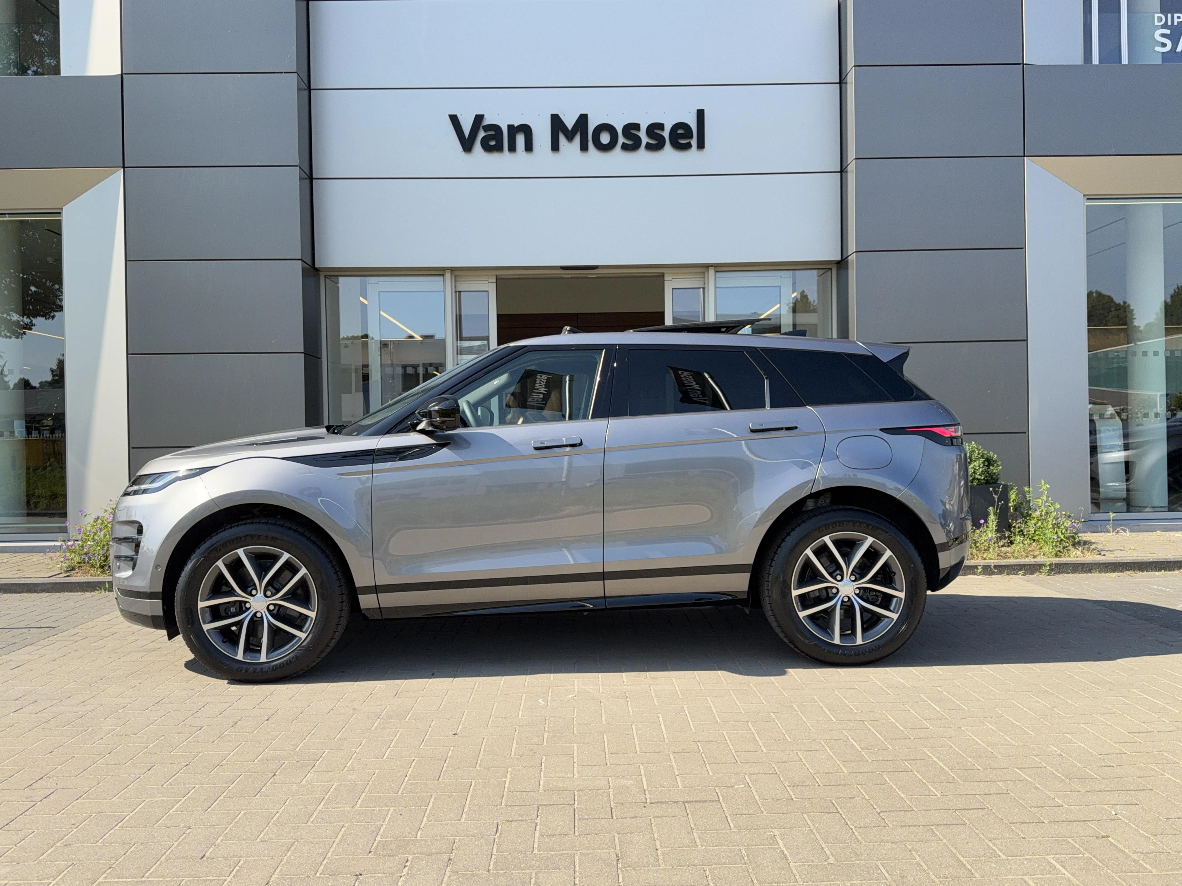 Land Rover Range Rover Evoque P270e Dynamic SE AWD Auto. 26MY