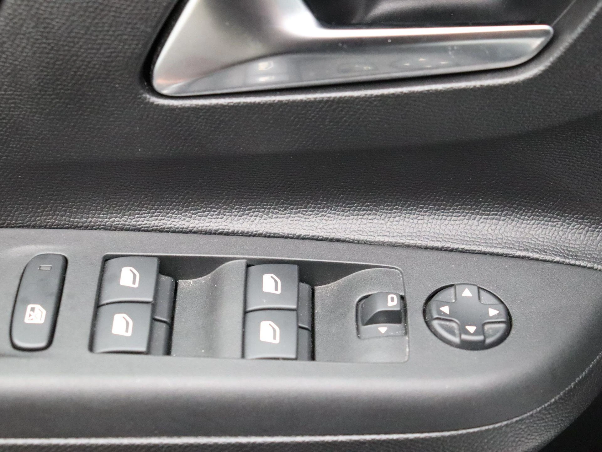 Opel-Corsa-image-8