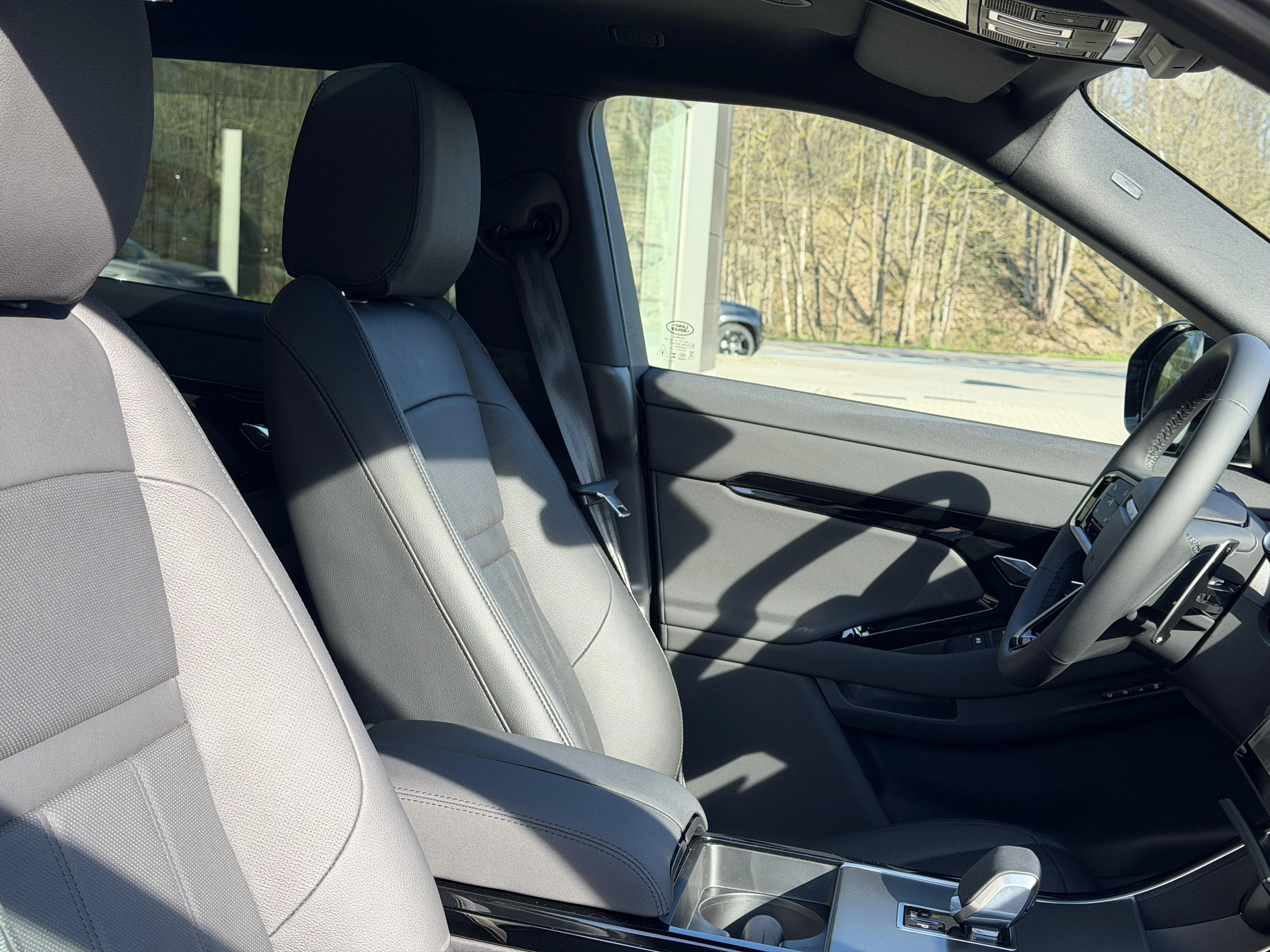 Land Rover-Range Rover Evoque-image-10