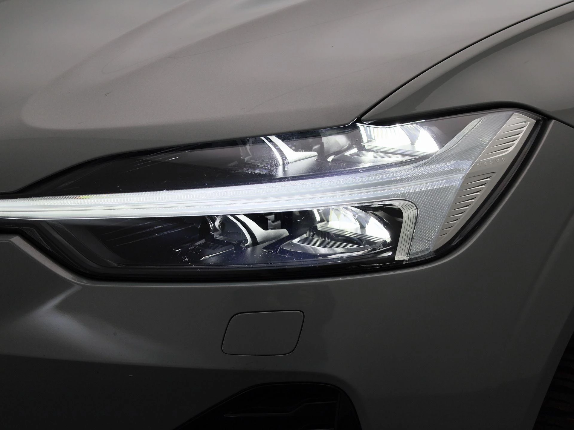 Volvo XC60 2.0 T6 Plug-in hybrid AWD Plus Dark